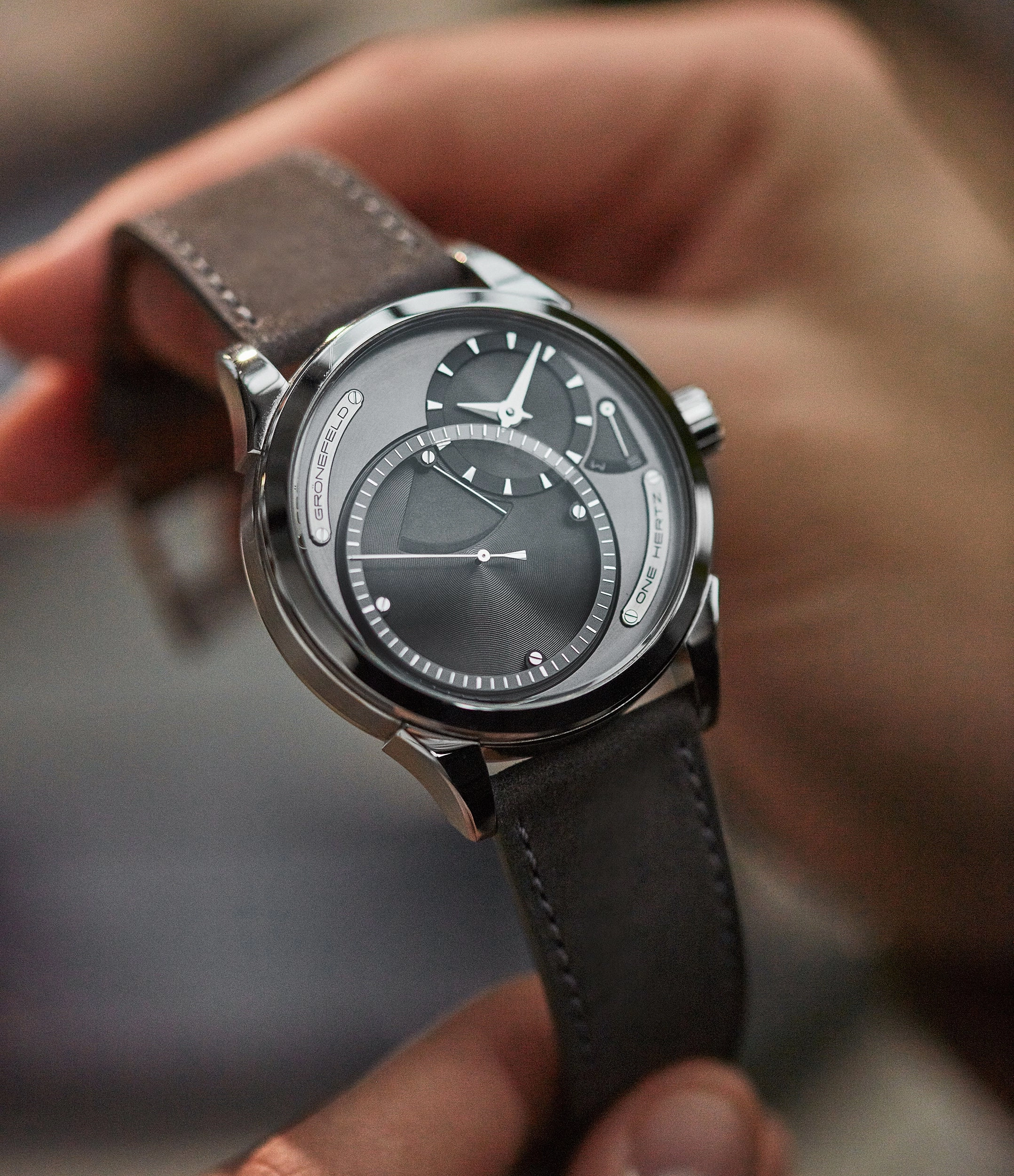 1912 One Hertz | Steel
