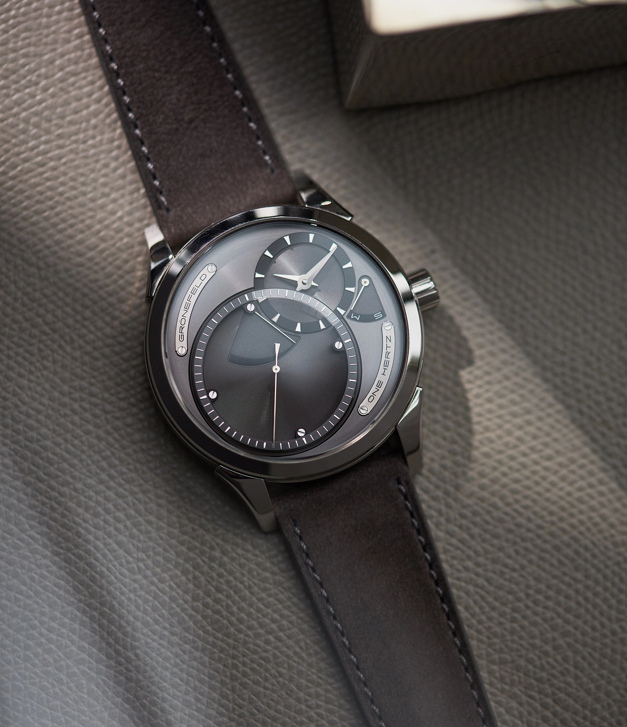 1912 One Hertz | Steel