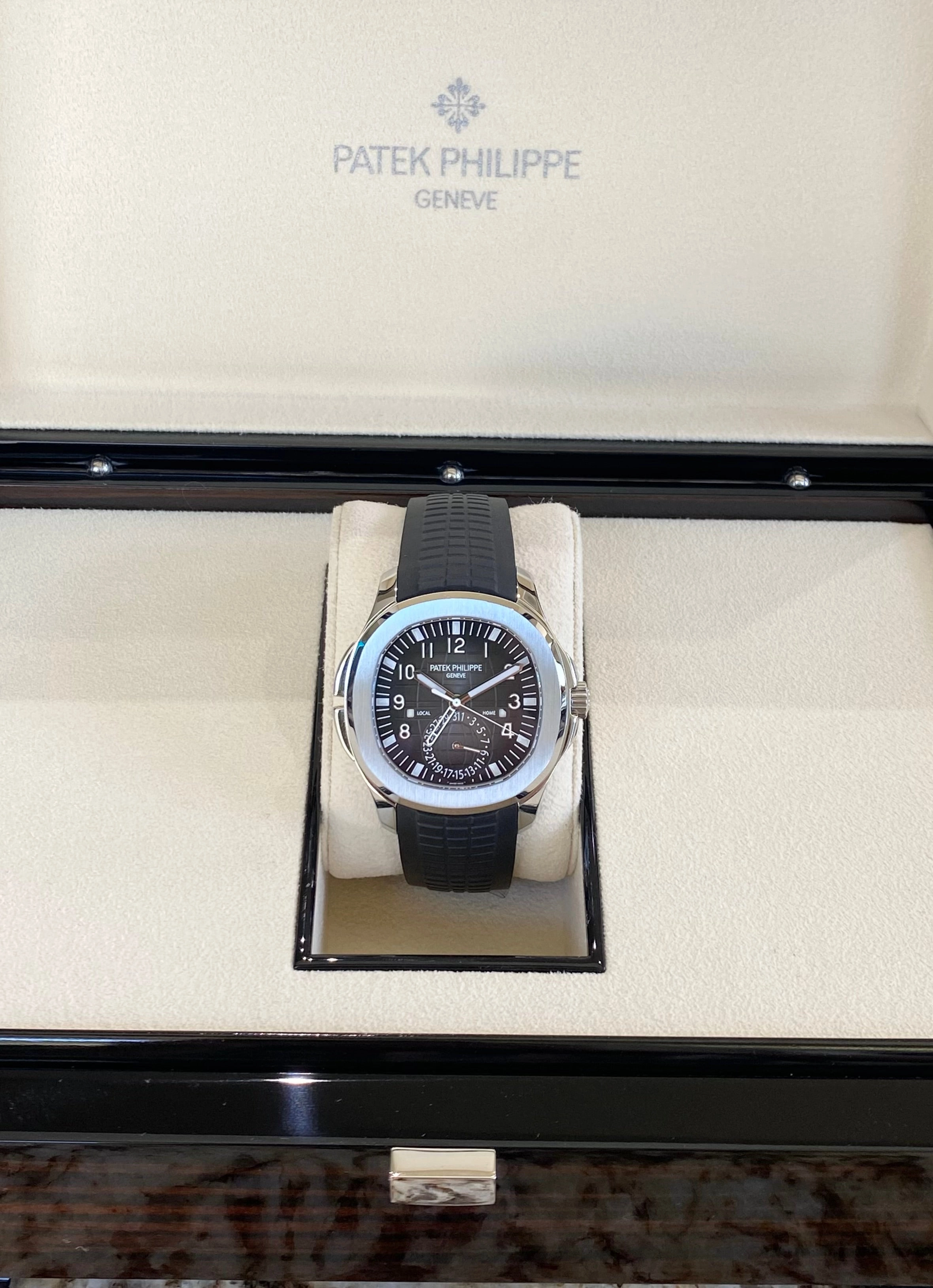 2022 Patek Philippe Aquanaut Travel Time 5164A