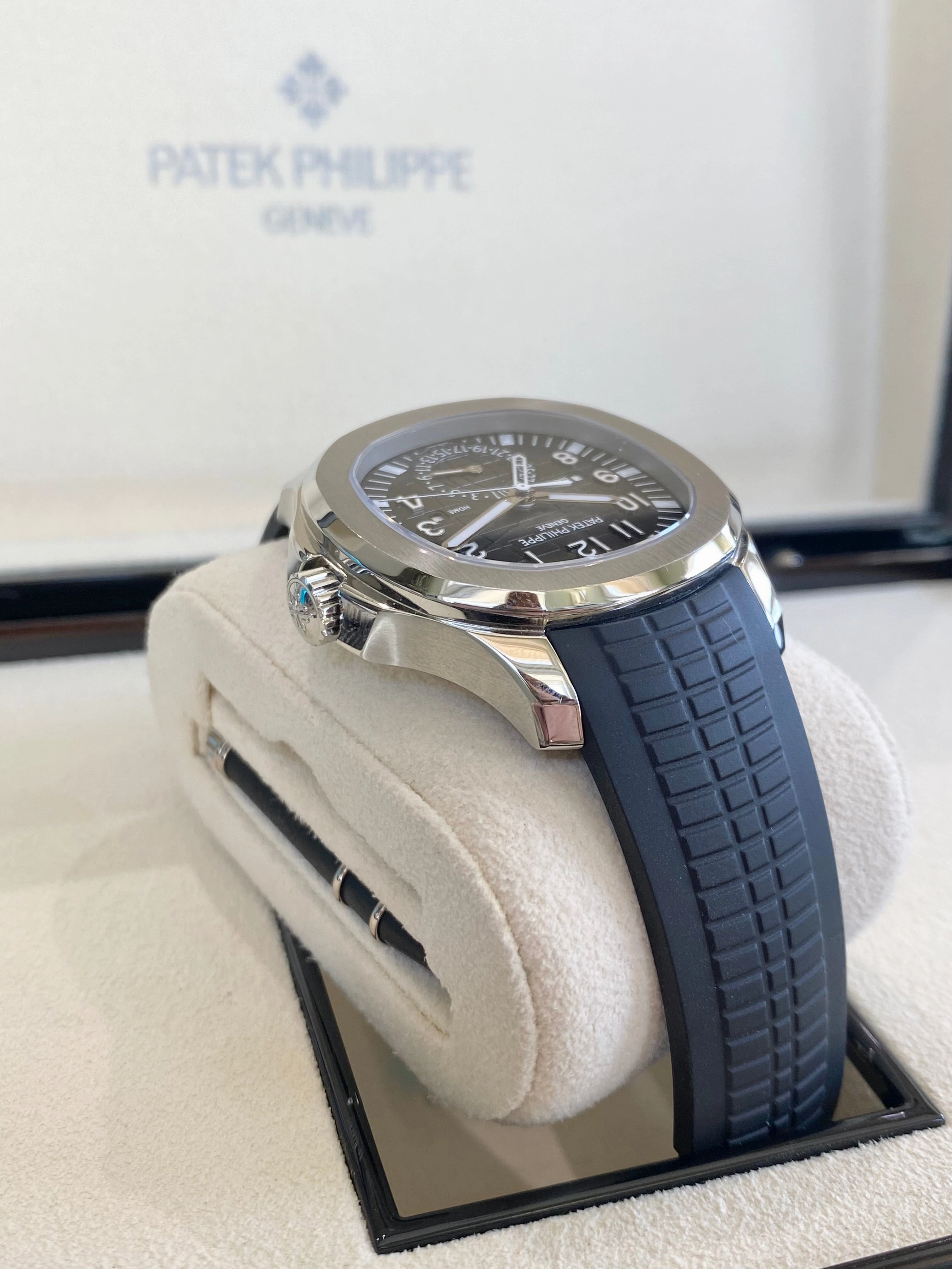 2022 Patek Philippe Aquanaut Travel Time 5164A