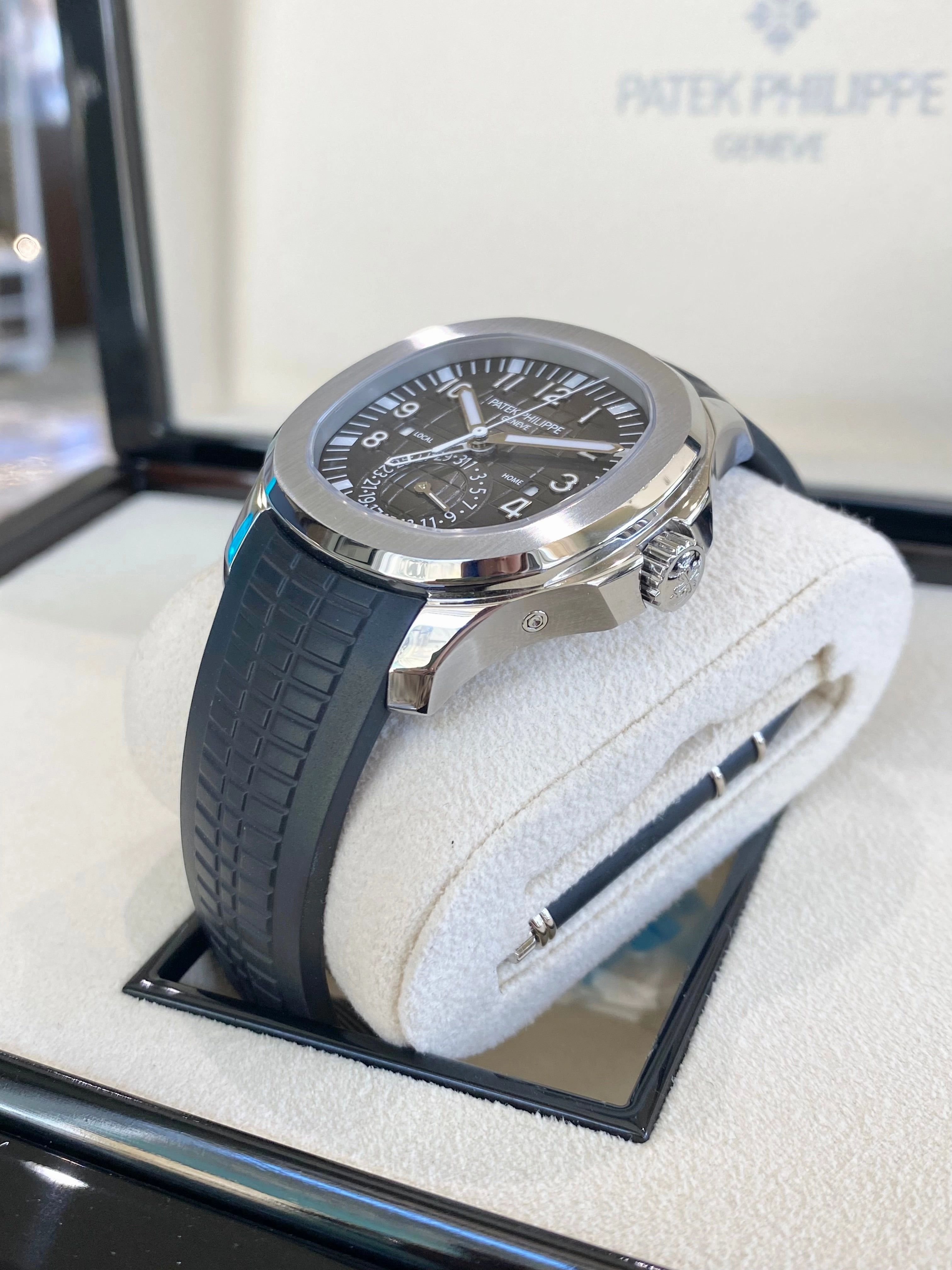 2022 Patek Philippe Aquanaut Travel Time 5164A