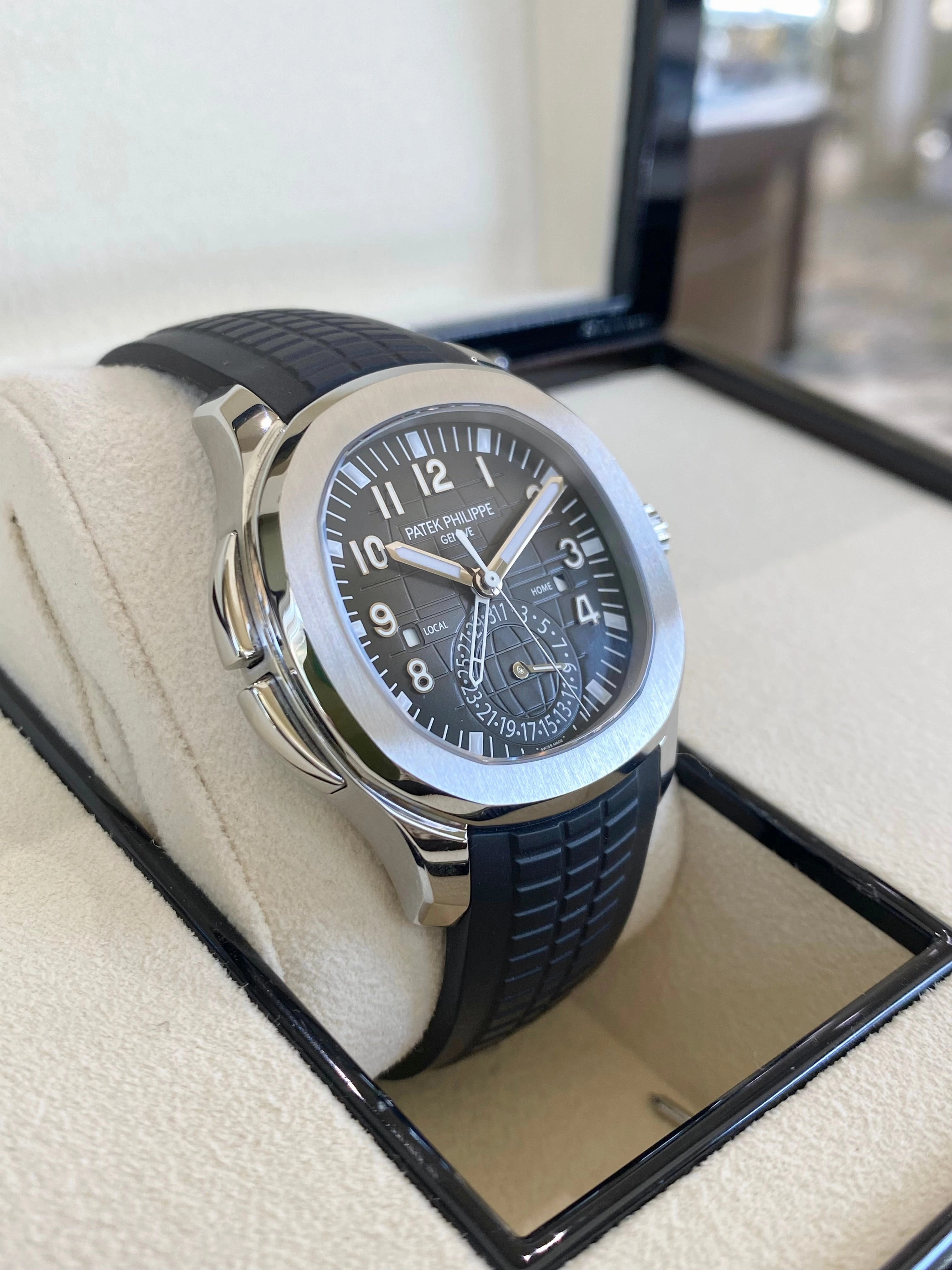 2022 Patek Philippe Aquanaut Travel Time 5164A