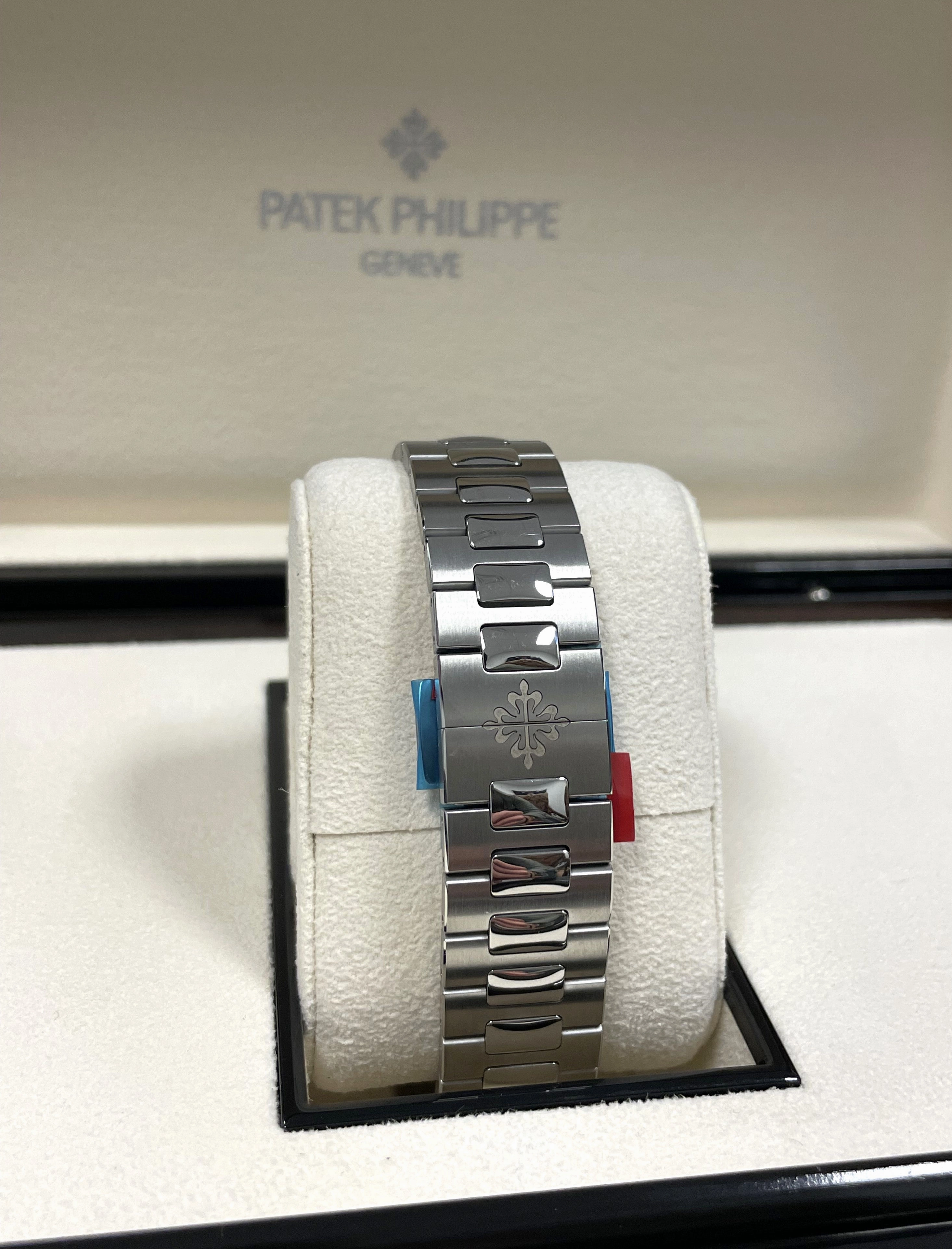 2022 Patek Philippe Aquanaut Travel Time