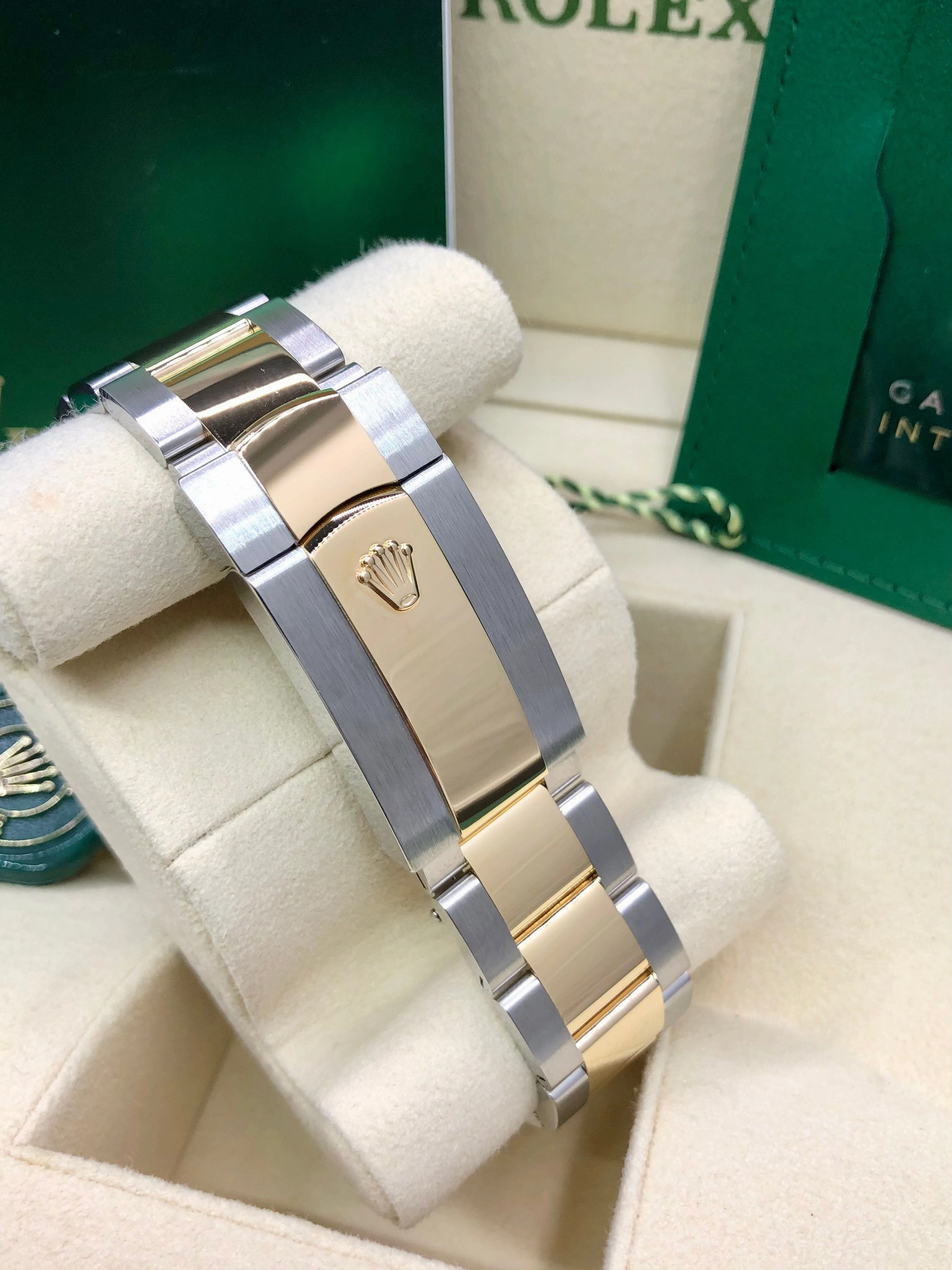 2022 Rolex Sky-Dweller 326933