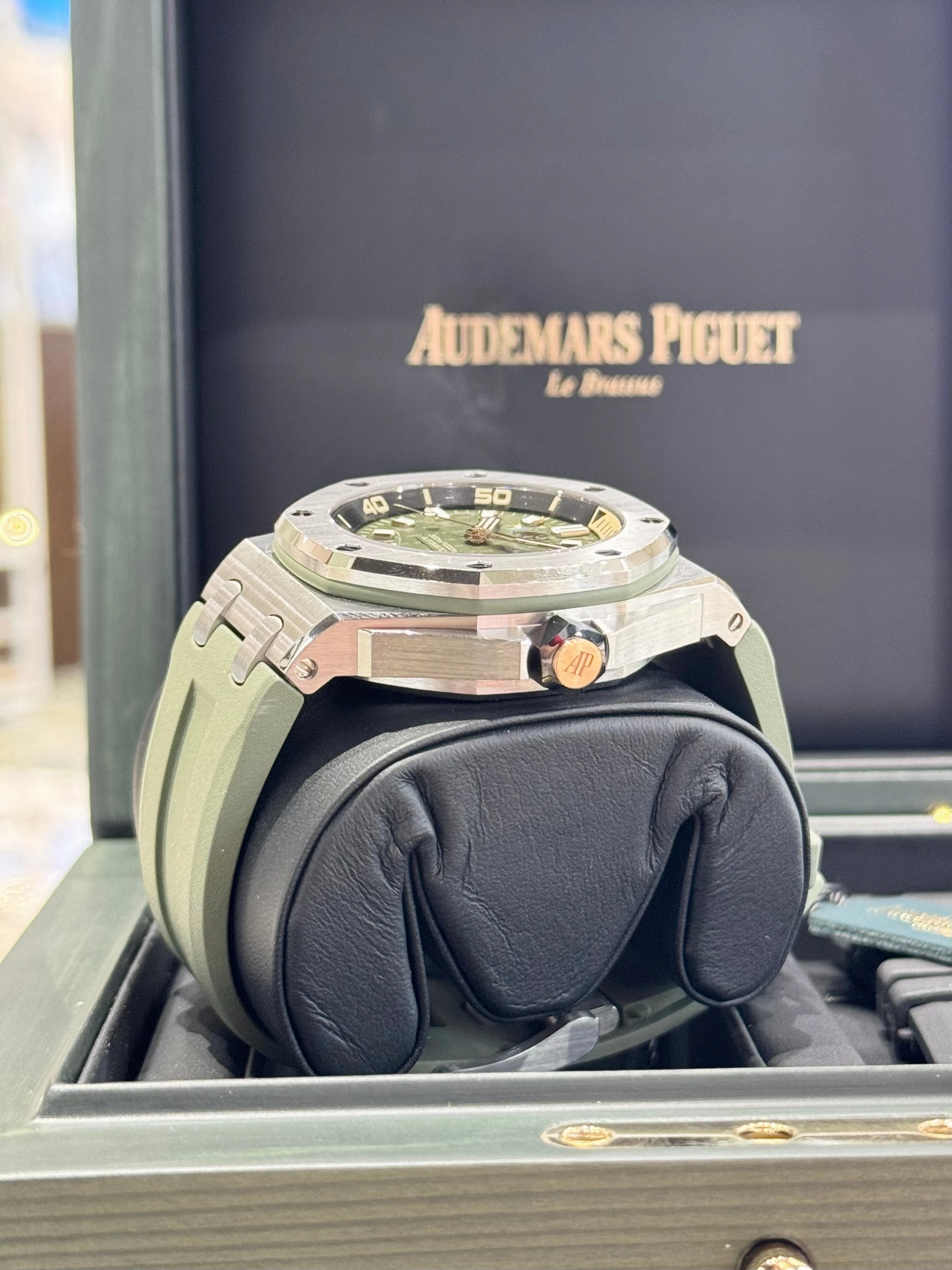 2023 Audemars Piguet Royal Oak Offshore Diver 15720ST