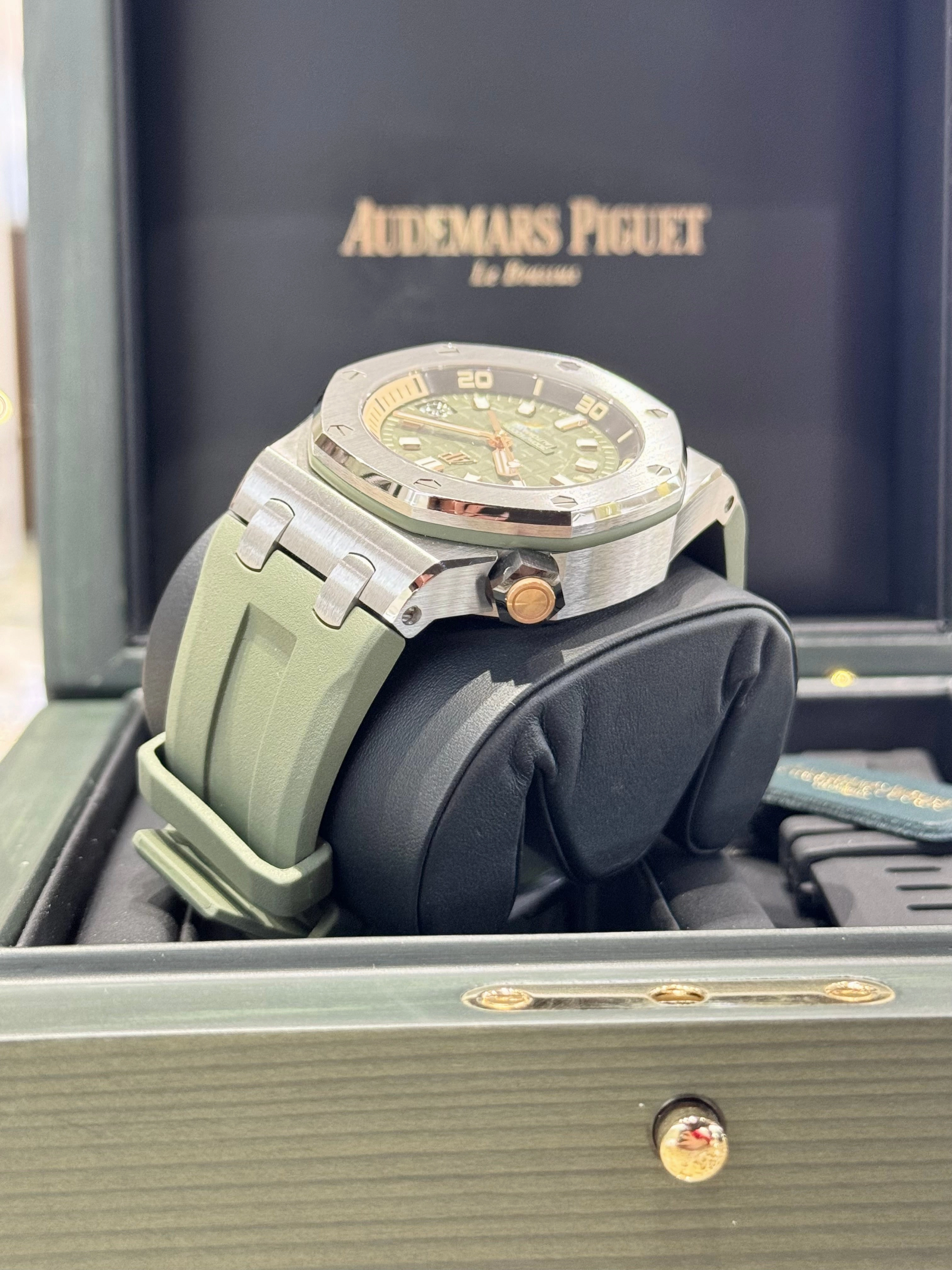 2023 Audemars Piguet Royal Oak Offshore Diver 15720ST