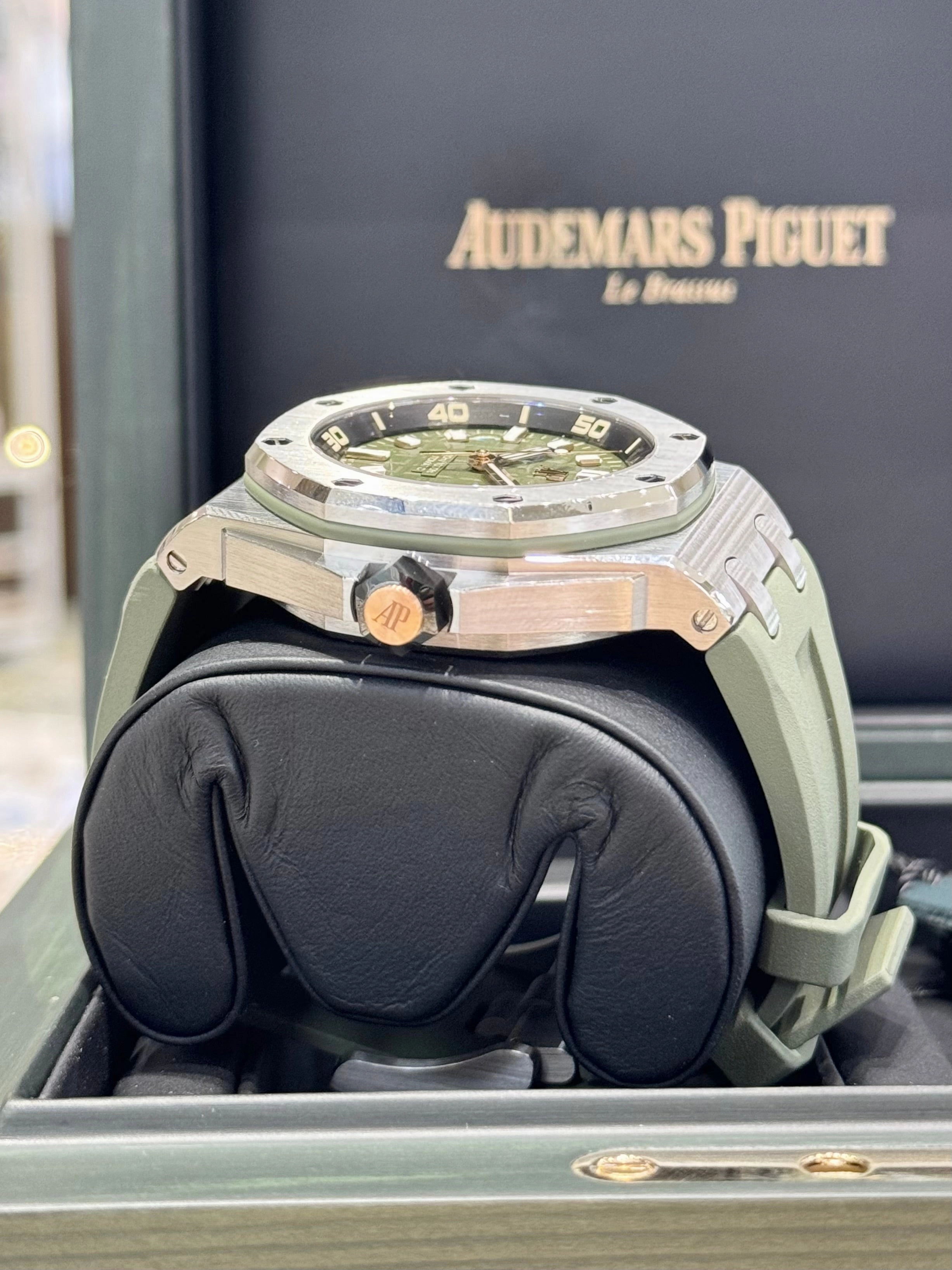 2023 Audemars Piguet Royal Oak Offshore Diver 15720ST