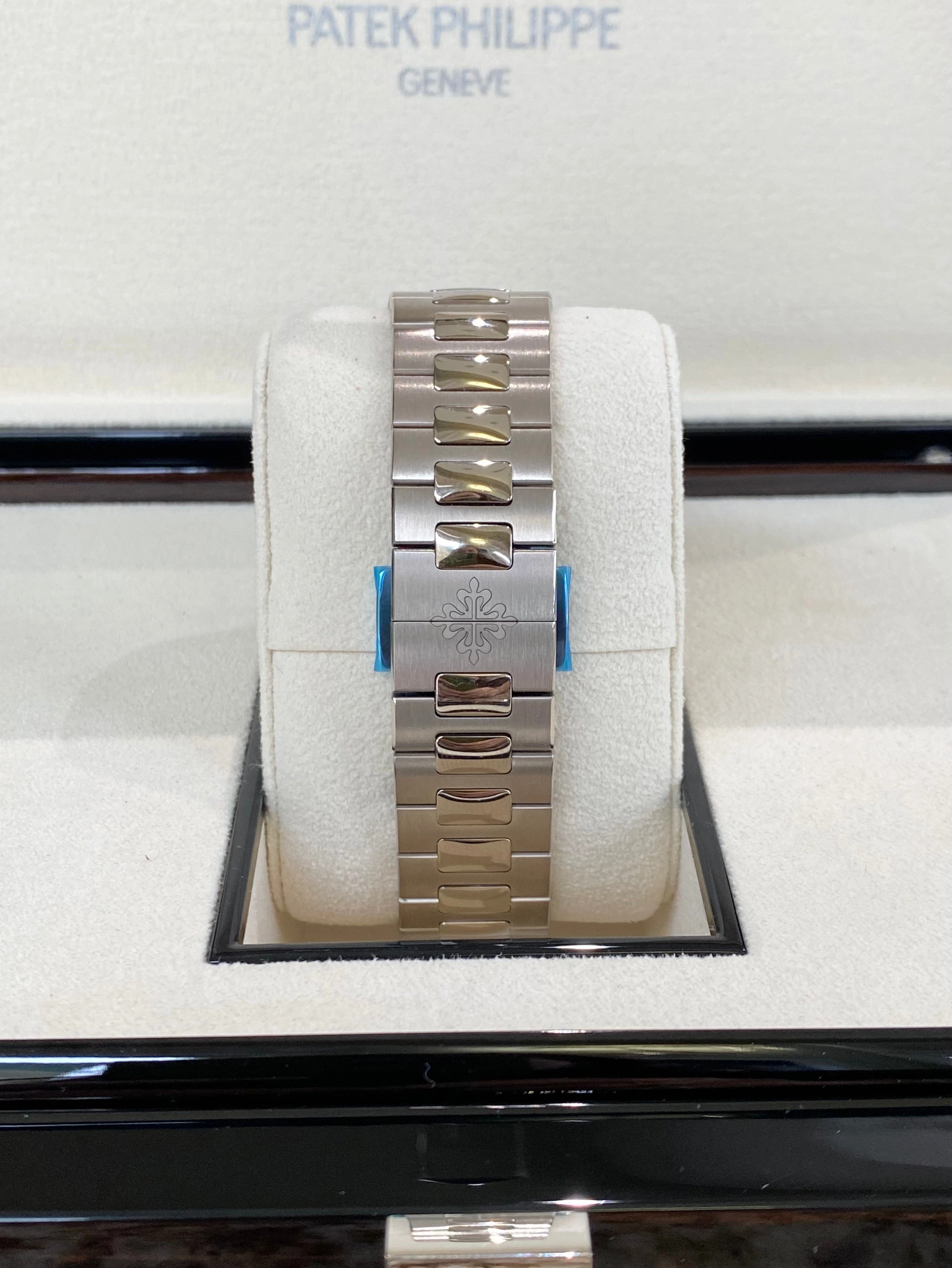 2023 Patek Philippe Nautilus 5740/1G