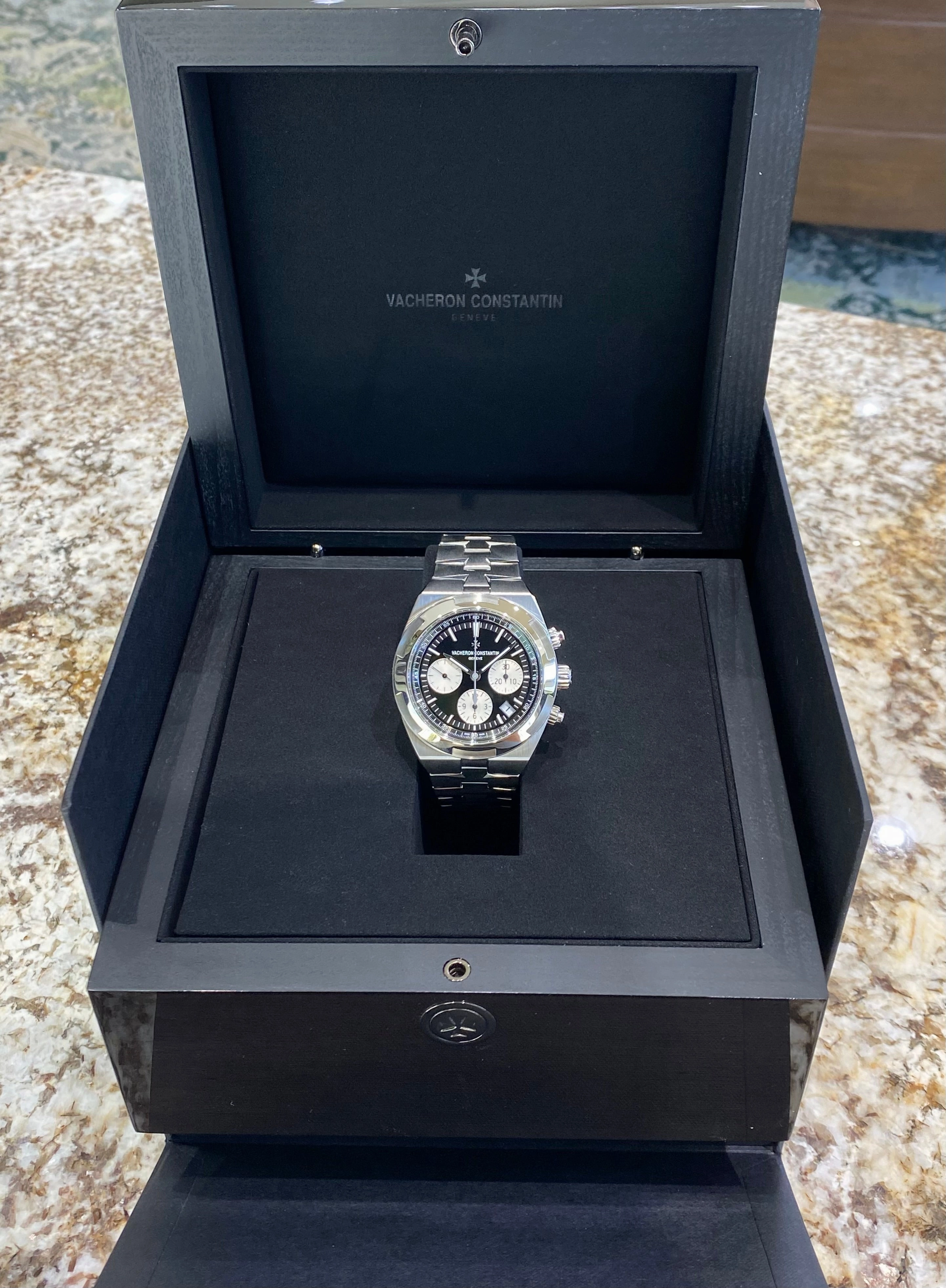 2023 Vacheron Constantin Overseas Chronograph 5500V