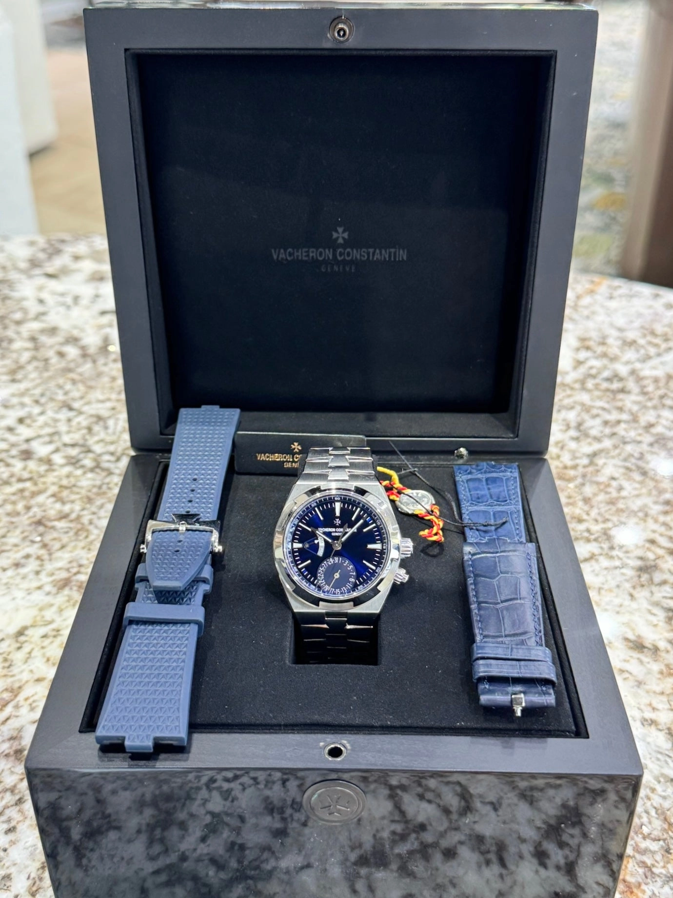 2023 Vacheron Constantin Overseas Dual Time 7900V