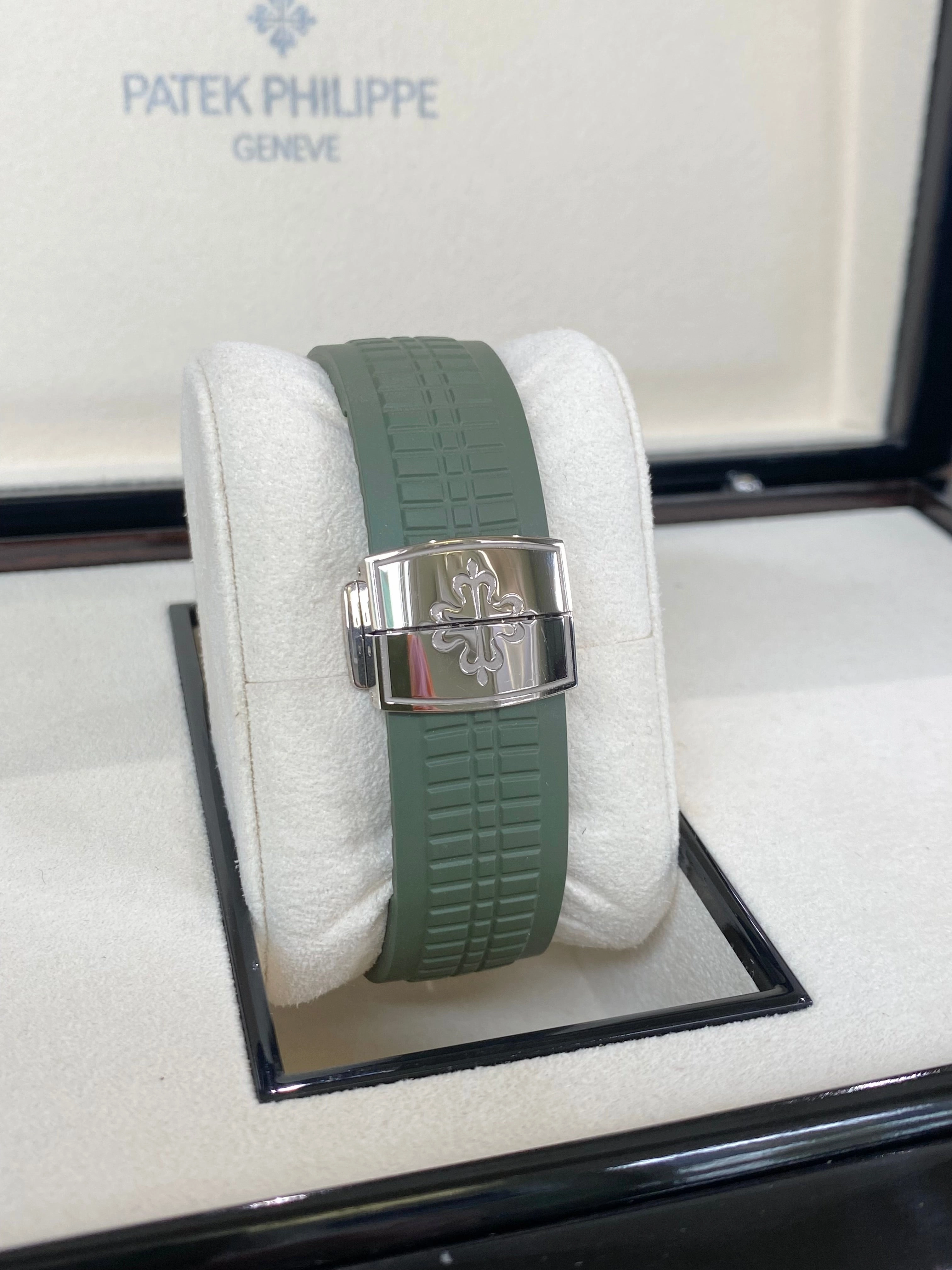 2024 Patek Philippe Aquanaut Self-Winding 5968G-010