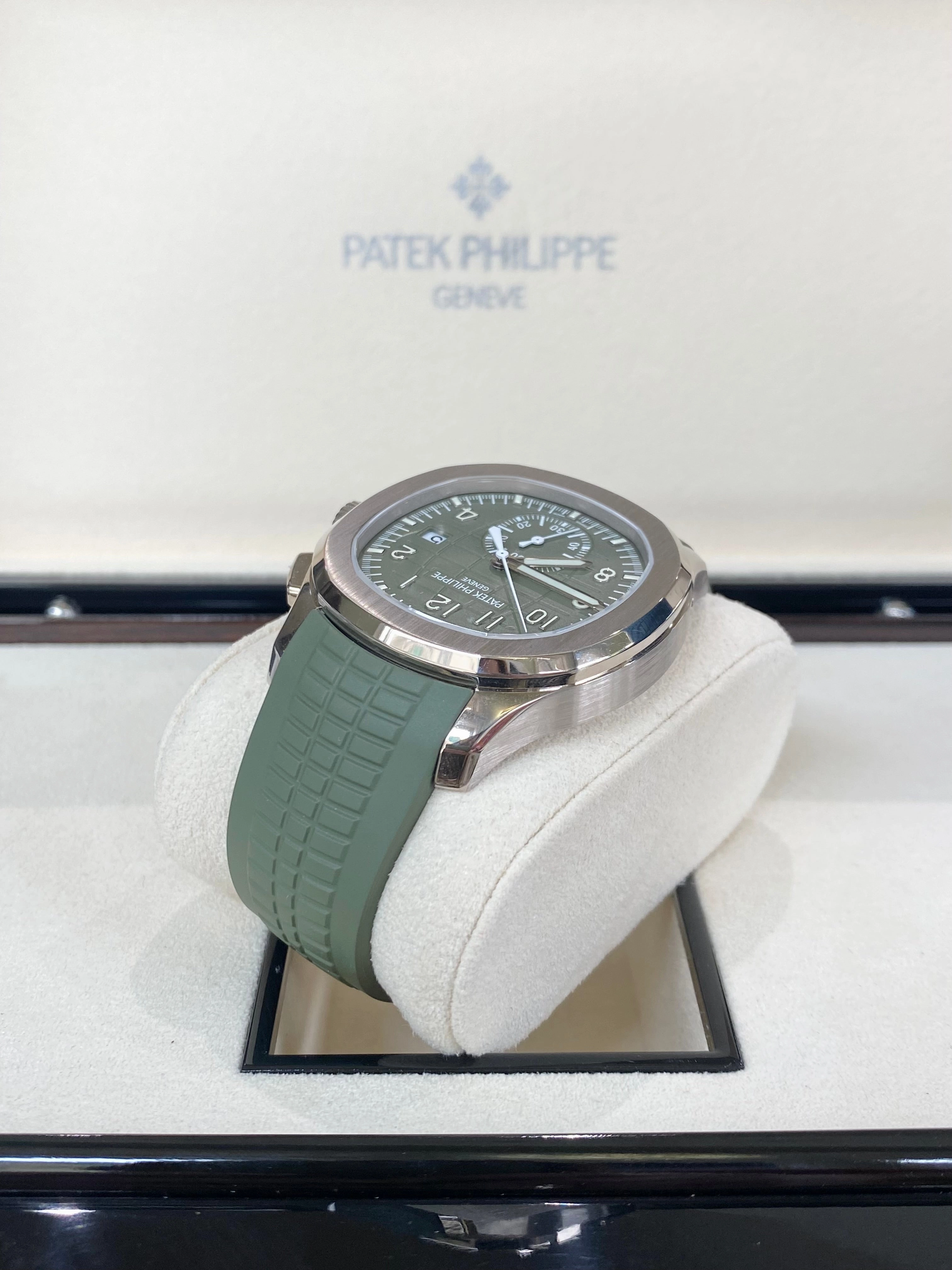 2024 Patek Philippe Aquanaut Self-Winding 5968G-010