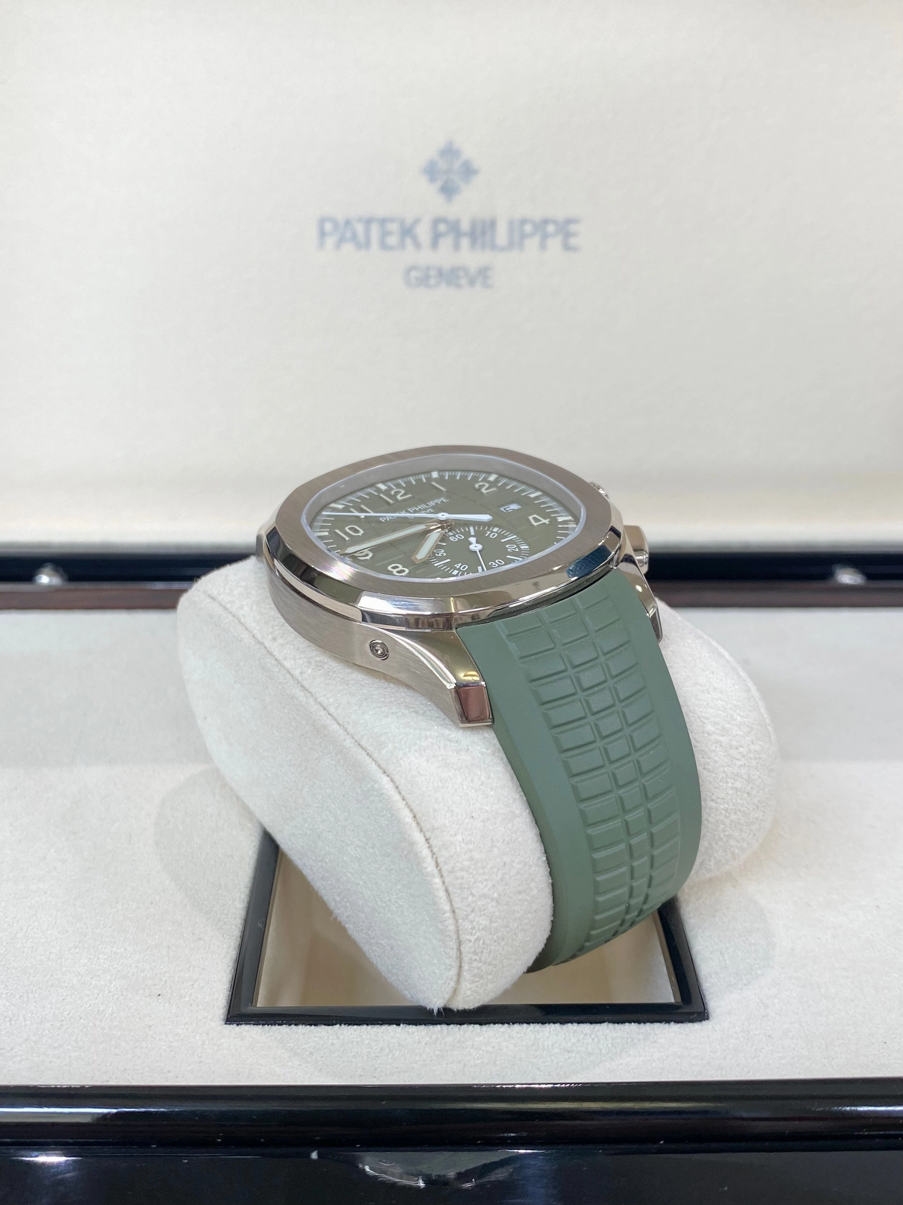 2024 Patek Philippe Aquanaut Self-Winding 5968G-010