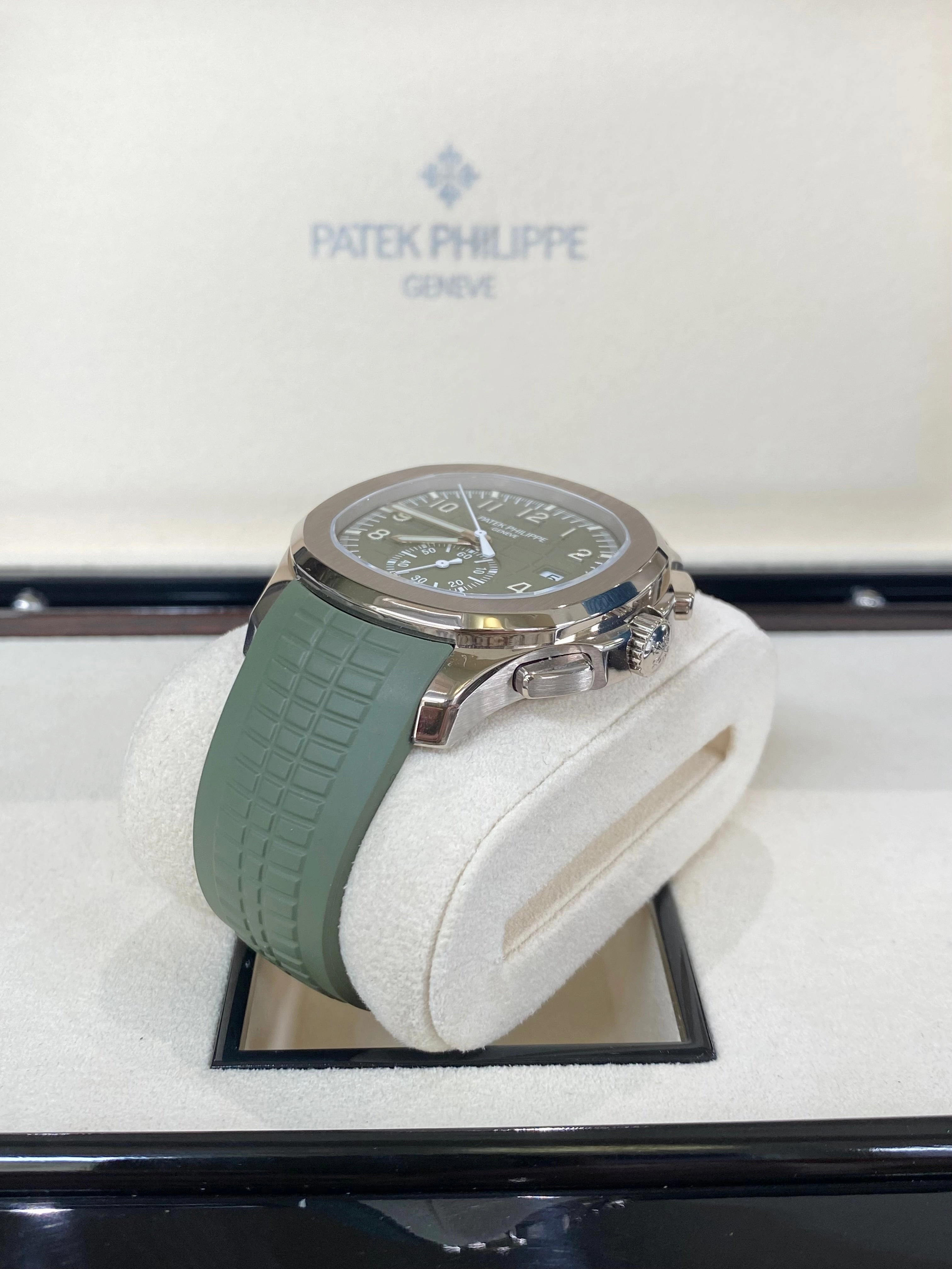 2024 Patek Philippe Aquanaut Self-Winding 5968G-010