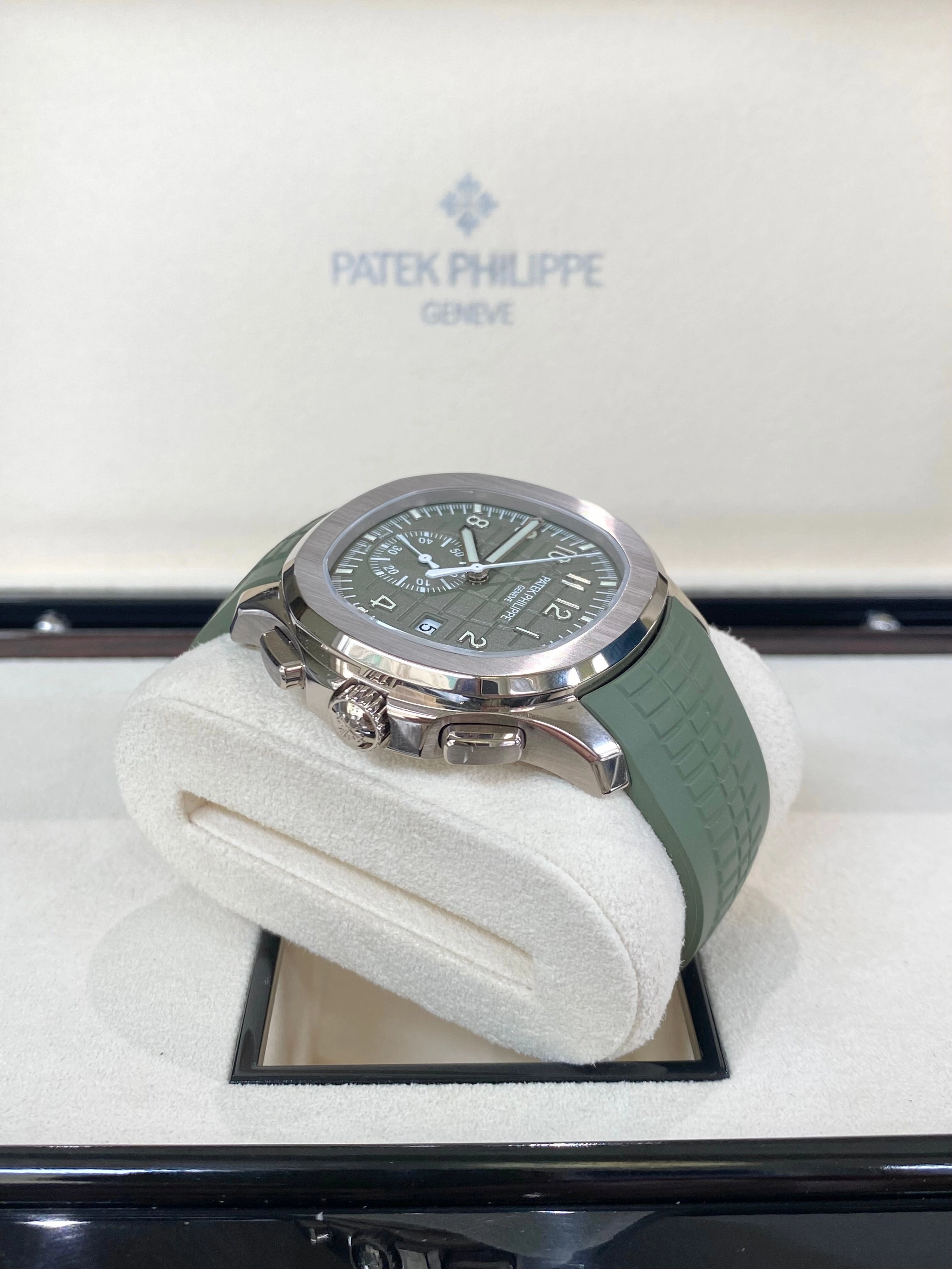 2024 Patek Philippe Aquanaut Self-Winding 5968G-010