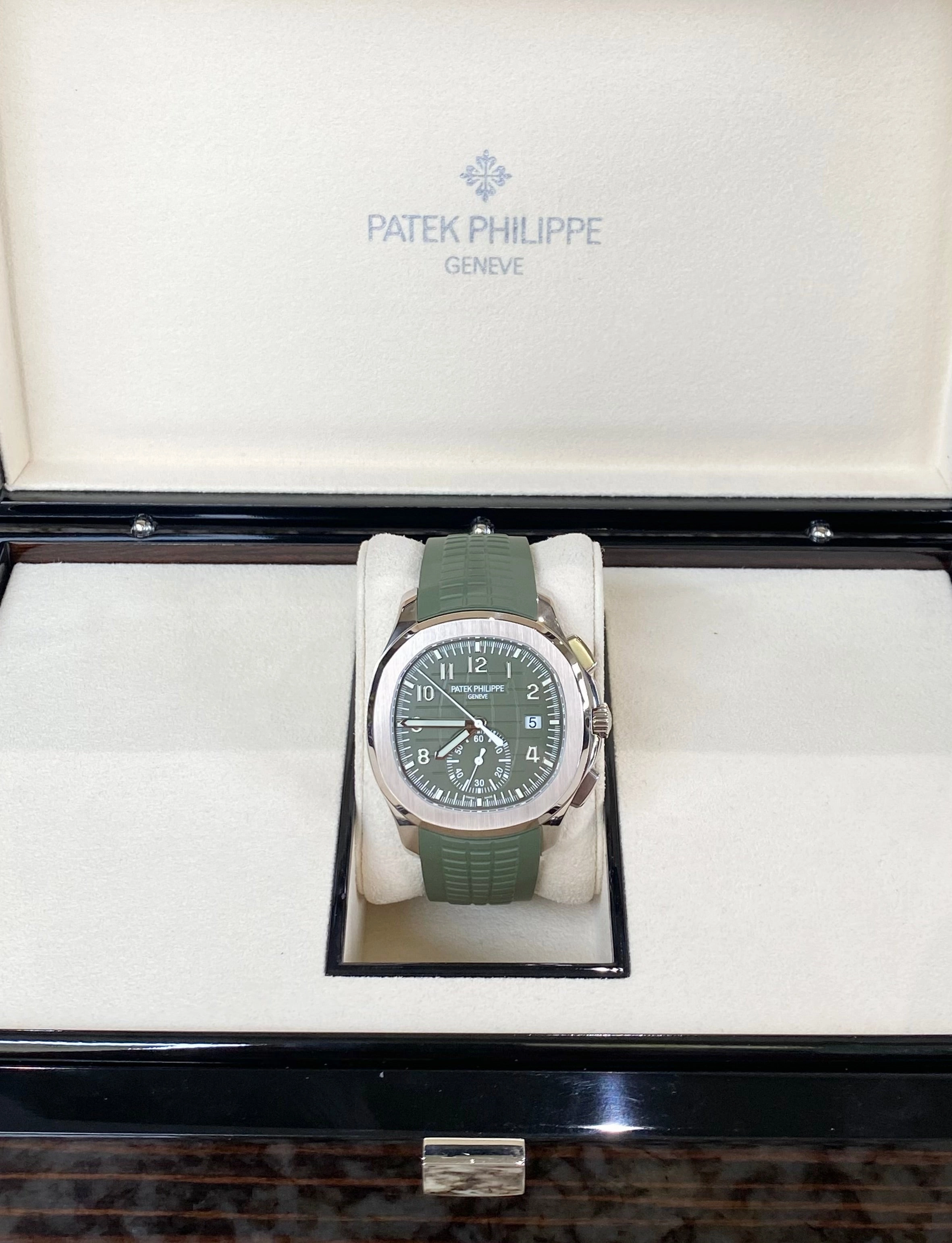 2024 Patek Philippe Aquanaut Self-Winding 5968G-010