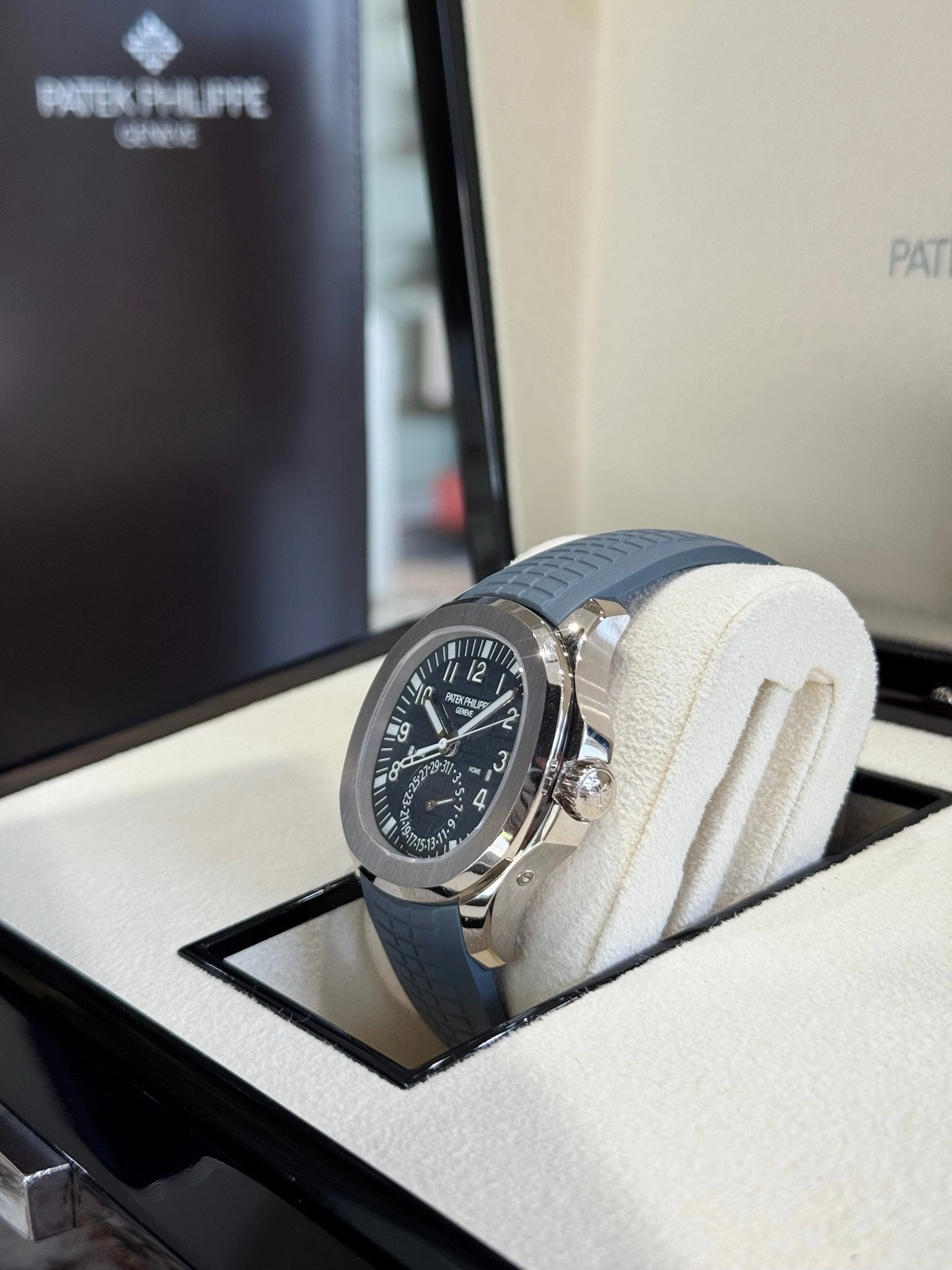 2025 Patek Philippe Aquanaut Travel Time 5164G