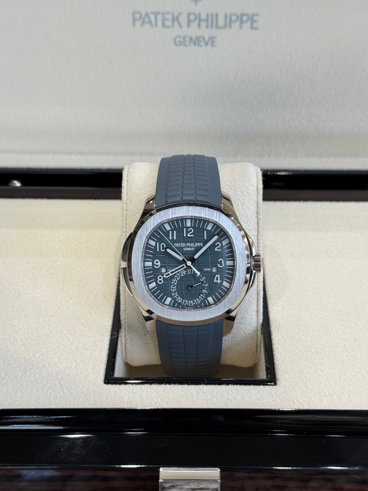 2025 Patek Philippe Aquanaut Travel Time 5164G