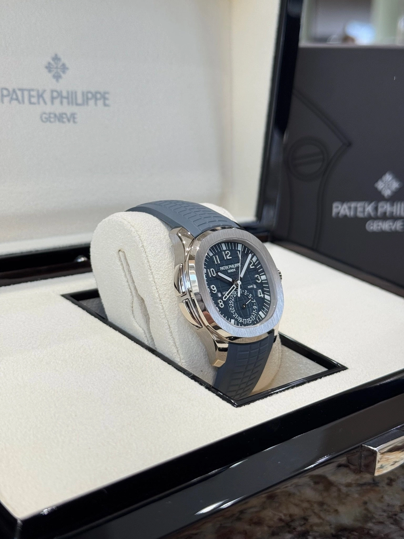 2025 Patek Philippe Aquanaut Travel Time 5164G