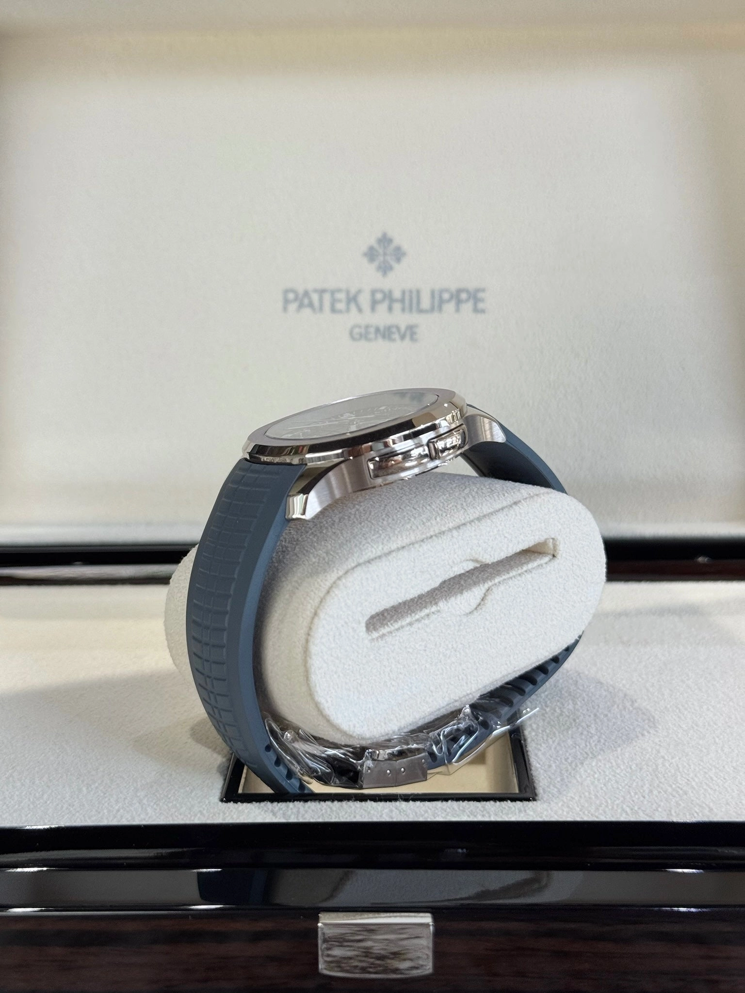 2025 Patek Philippe Aquanaut Travel Time 5164G
