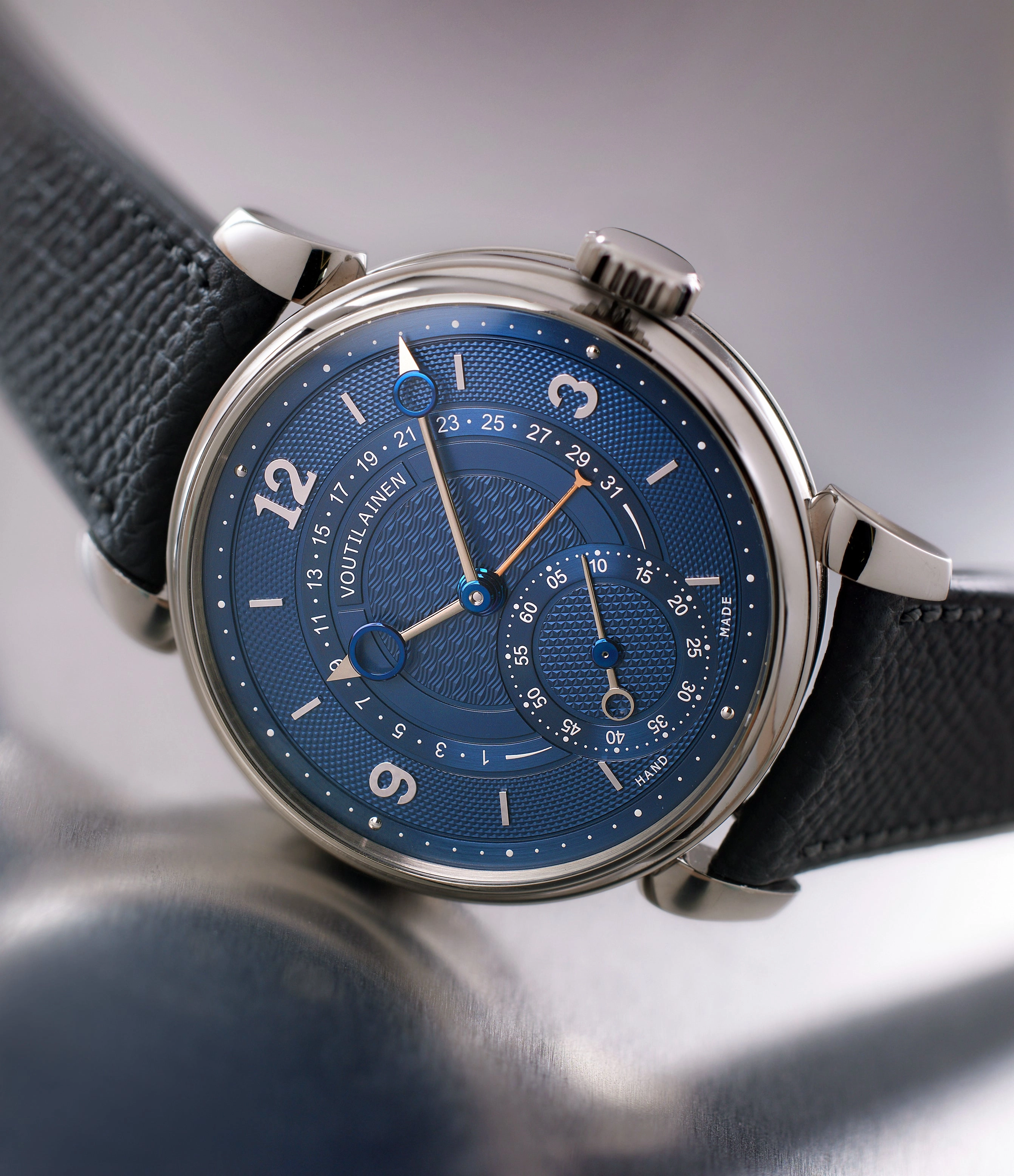 217QRS | Retrograde Date | White Gold