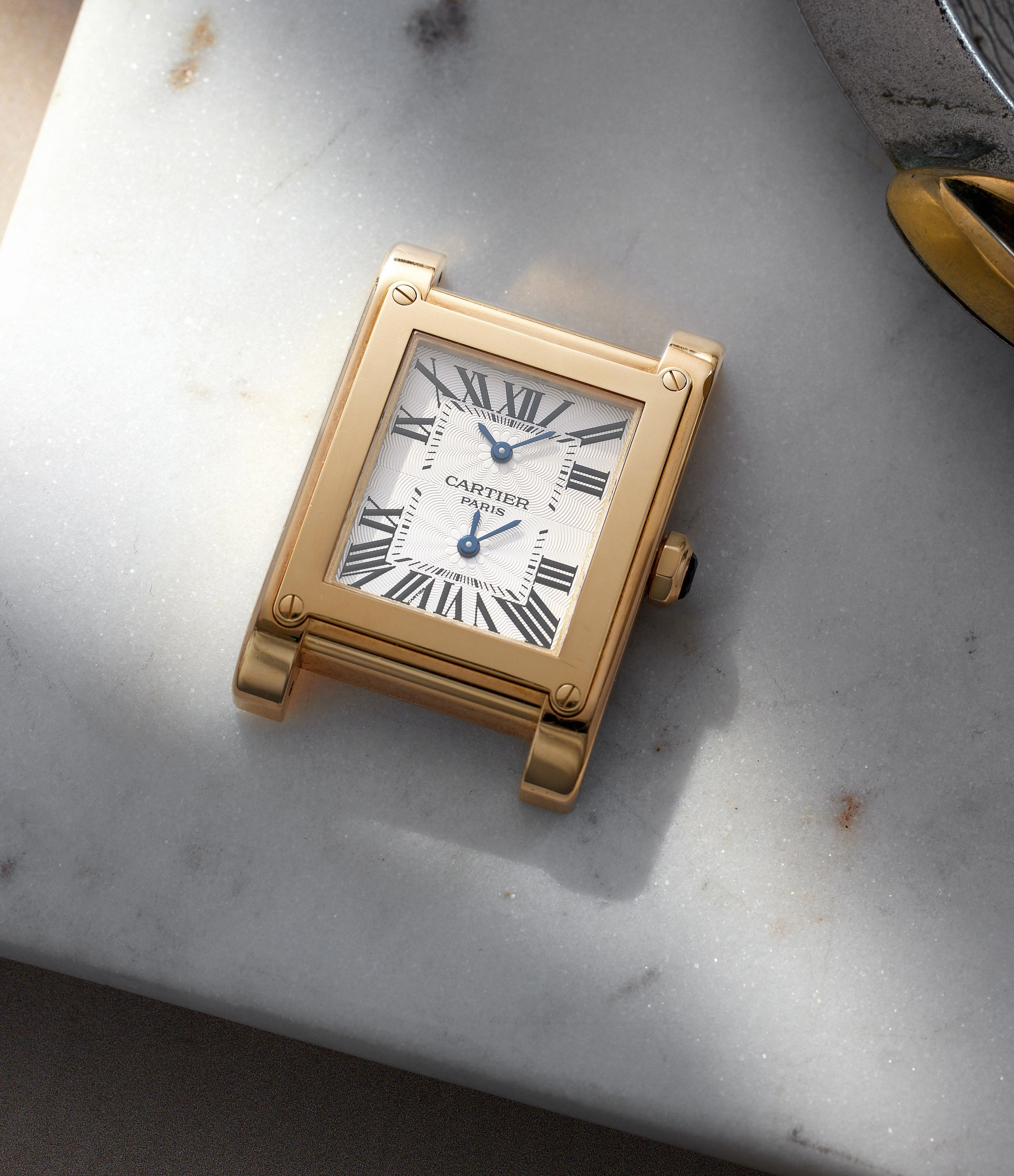 2551 | Tank  Vis Dual Time | Yellow Gold