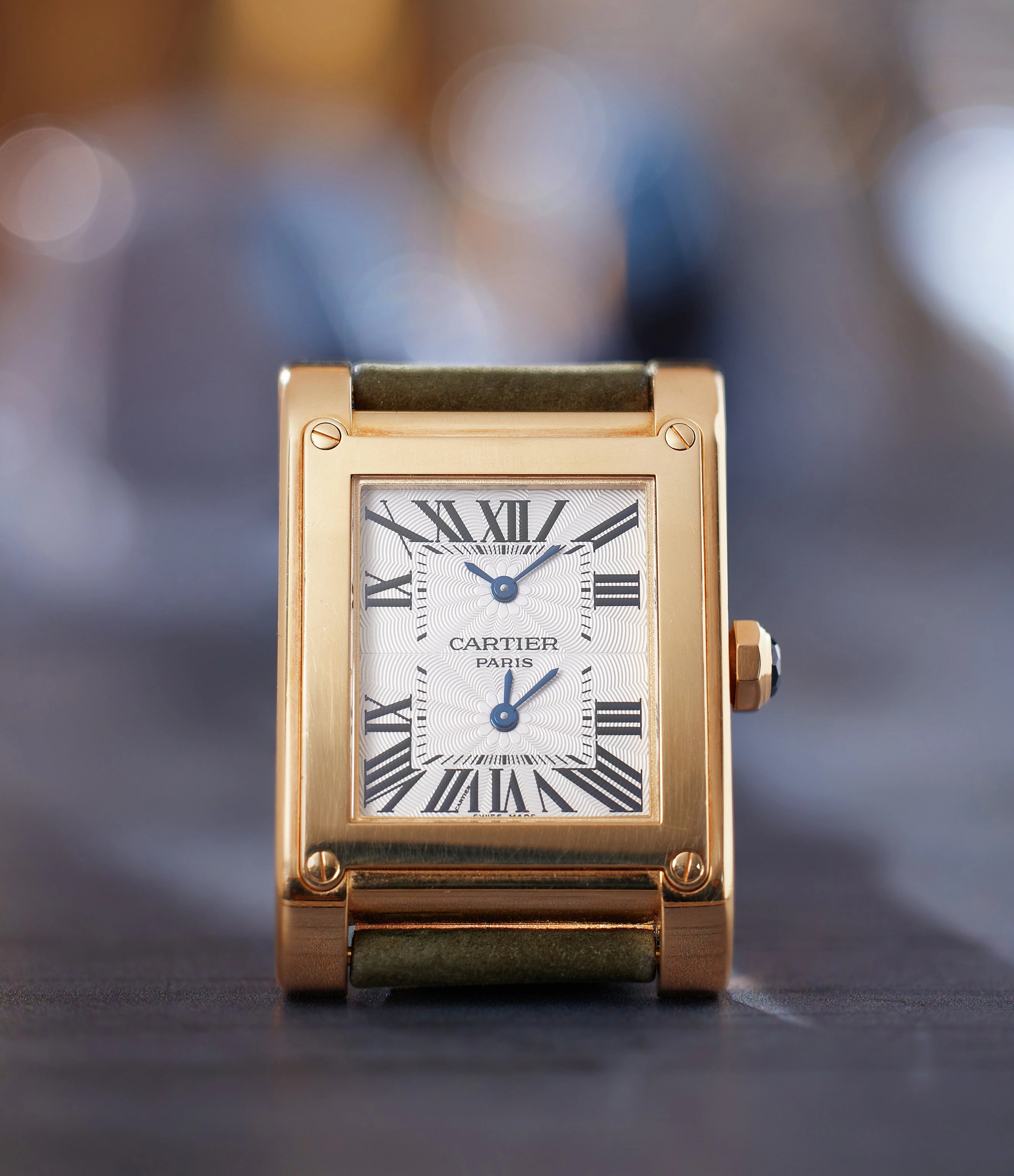 2551 | Tank  Vis Dual Time | Yellow Gold