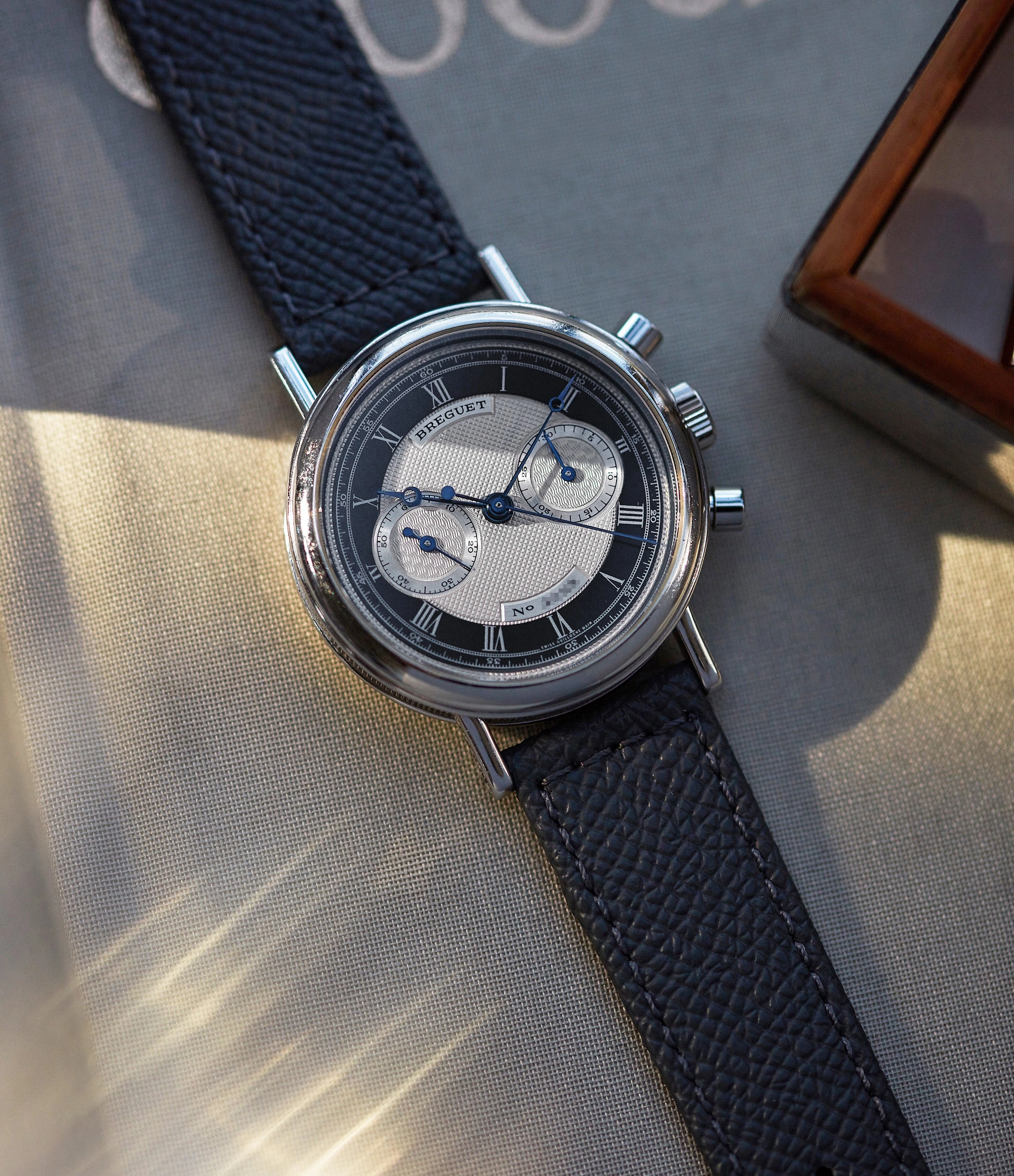 3237 | Tuxedo Dial | White Gold