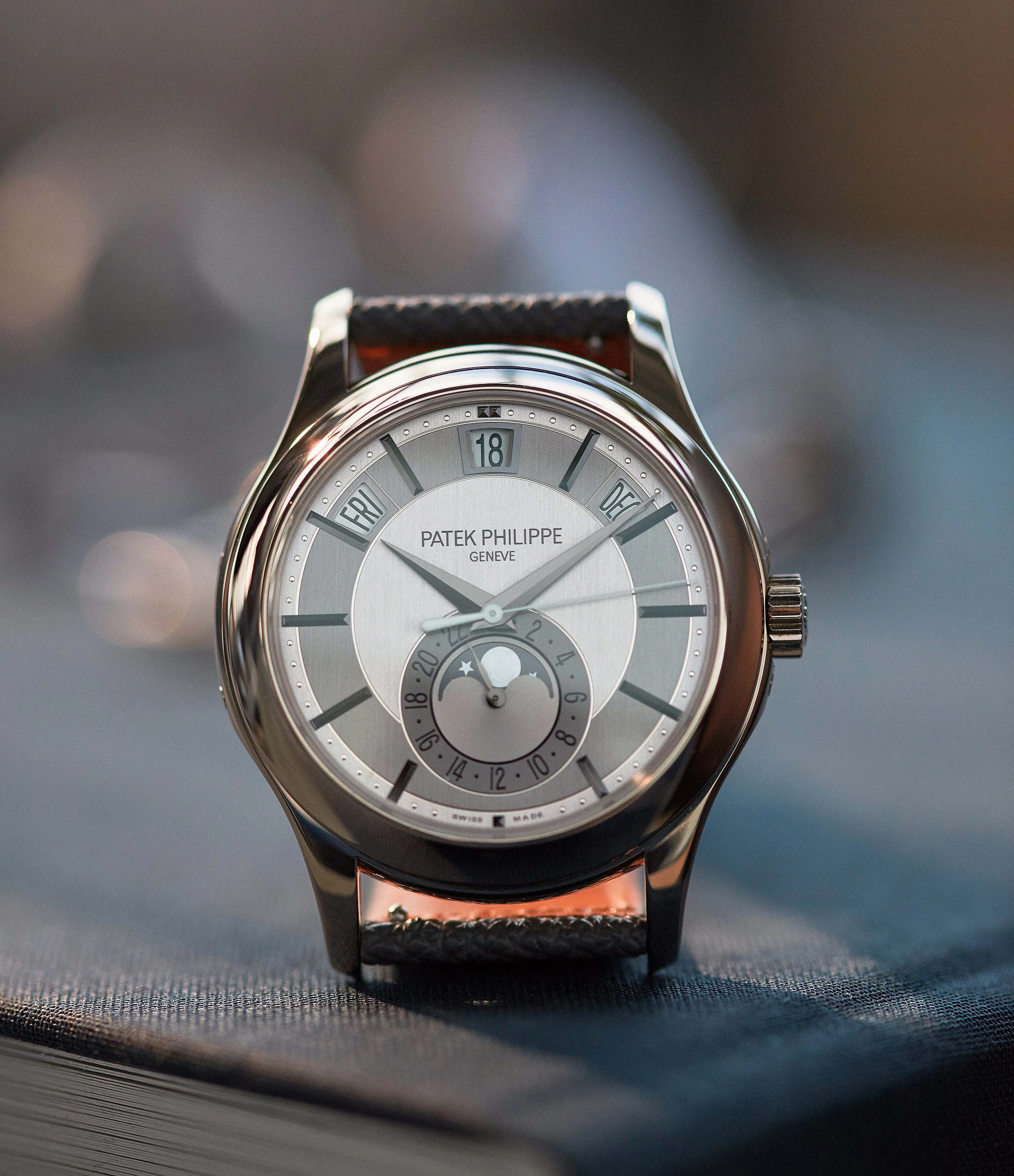 5205G-001 | Annual Calendar | White Gold