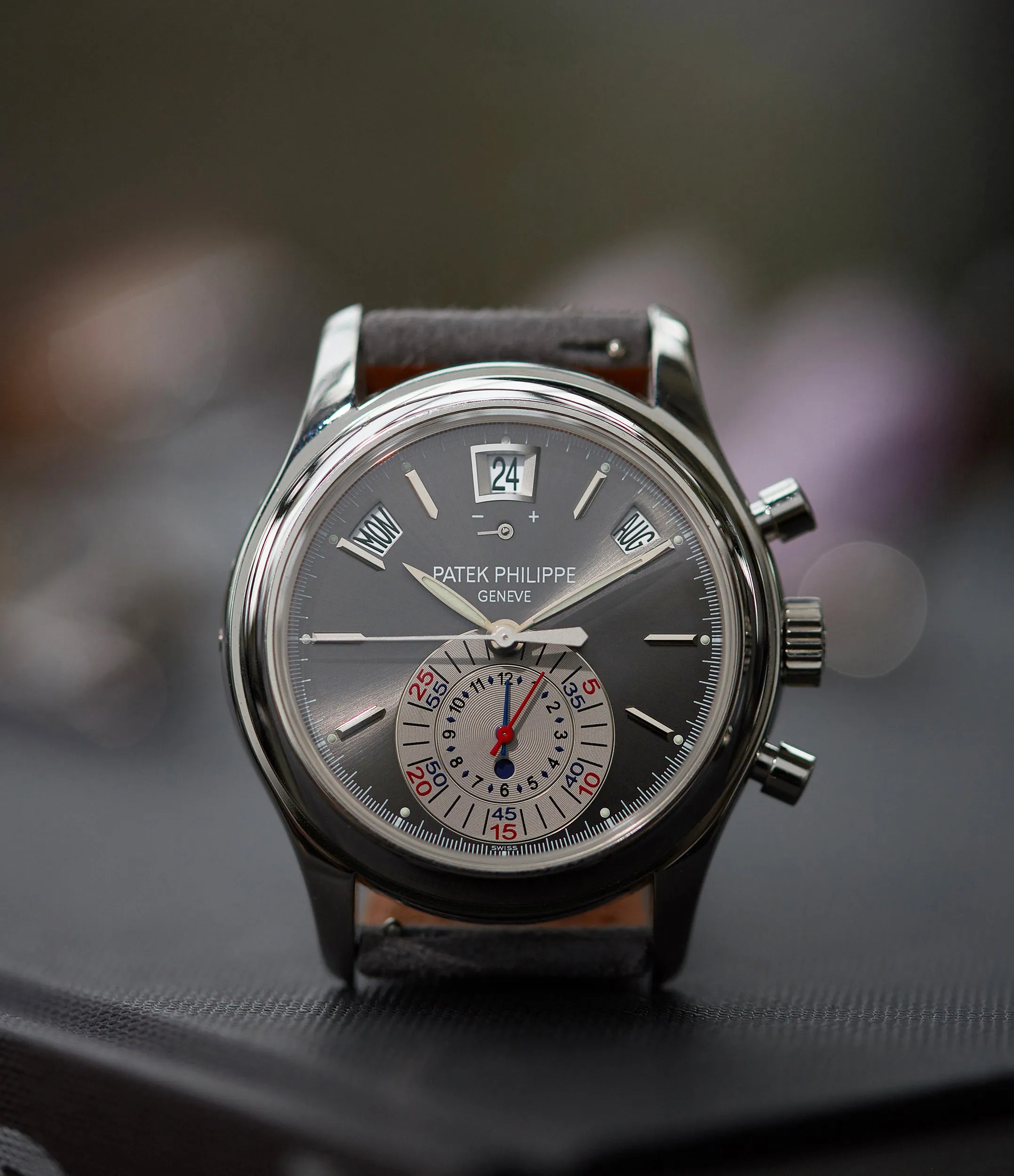 5960P-001 | Annual Calendar Chronograph | Platinum