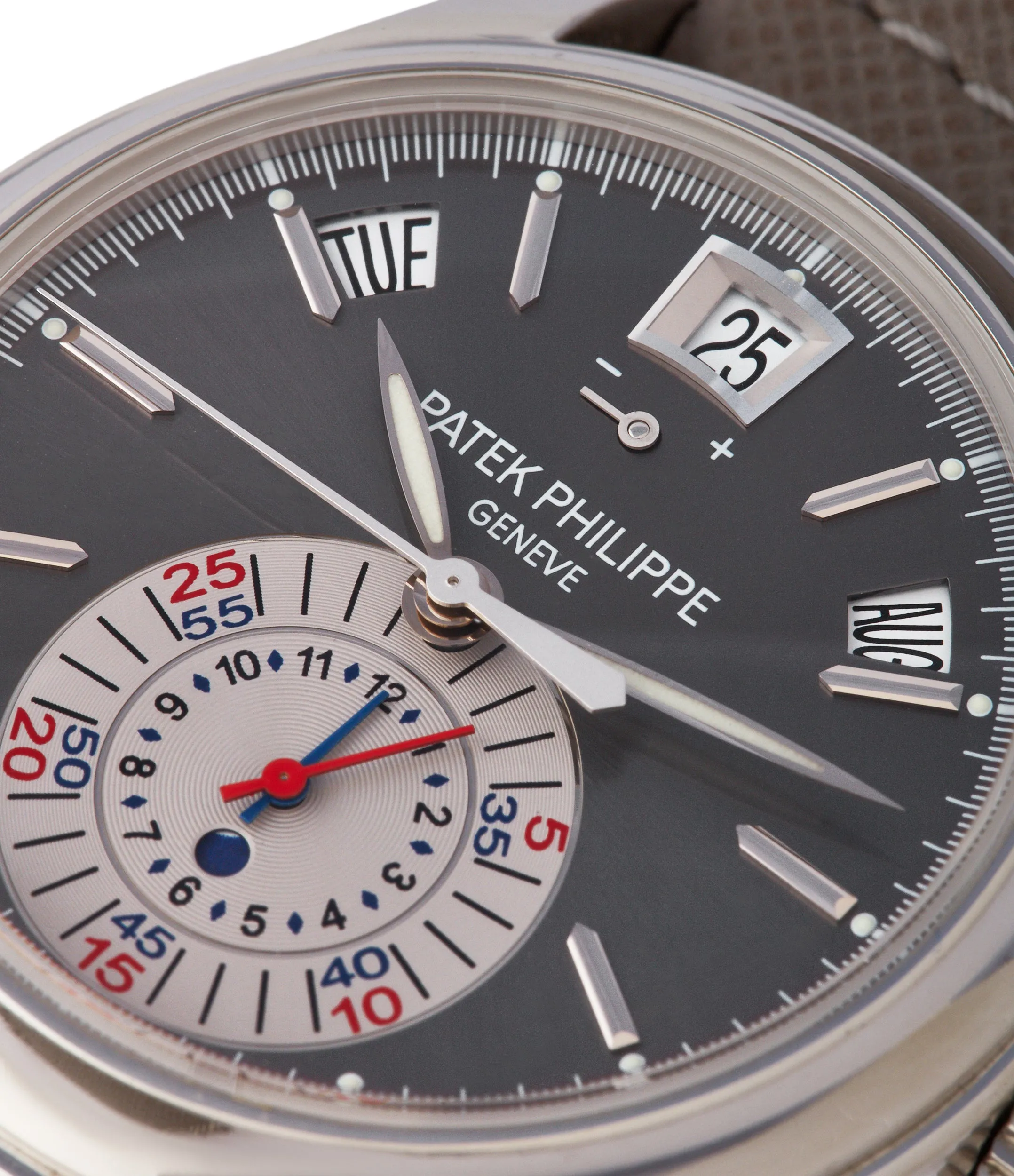 5960P-001 | Annual Calendar Chronograph | Platinum