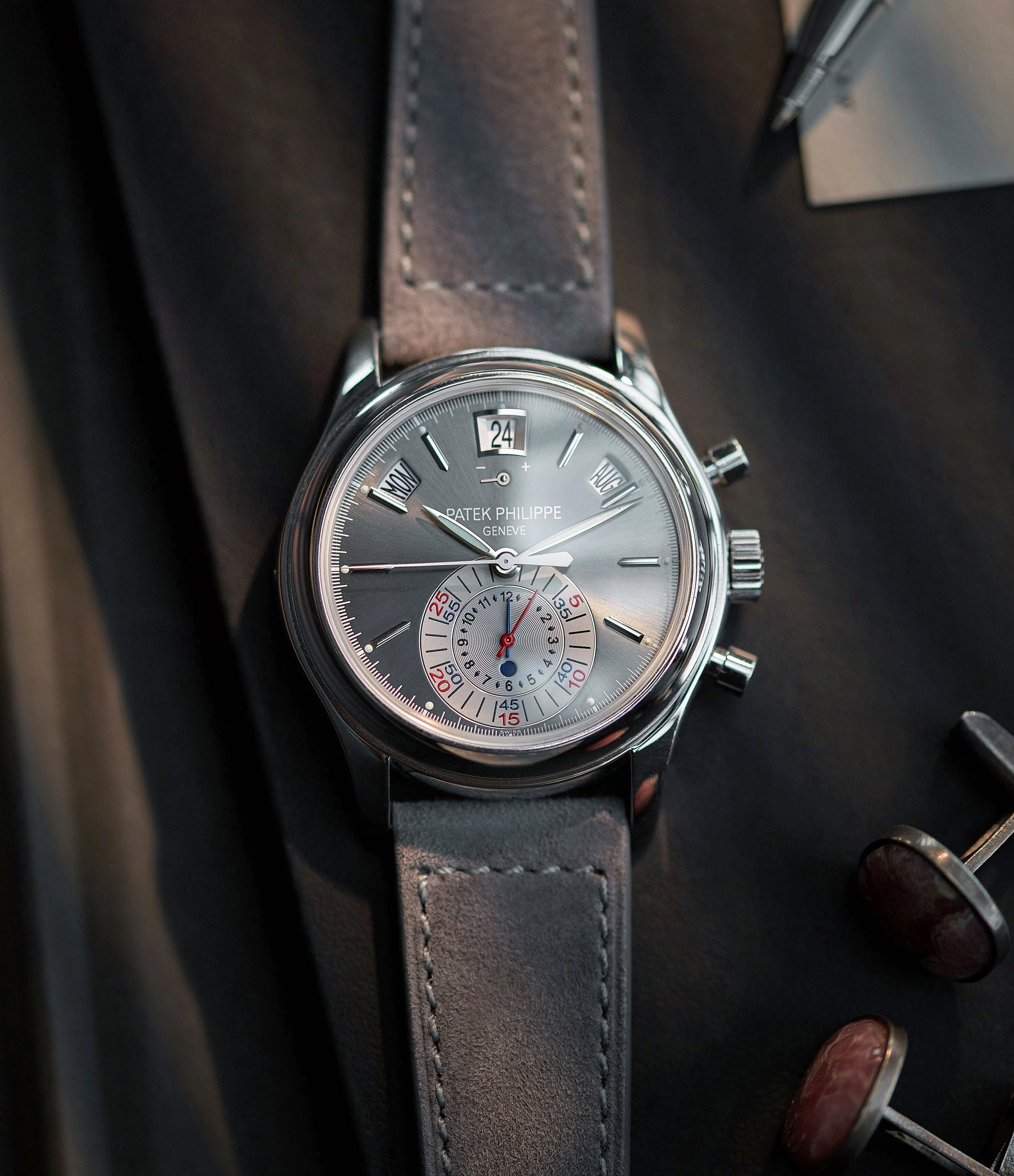 5960P-001 | Annual Calendar Chronograph | Platinum