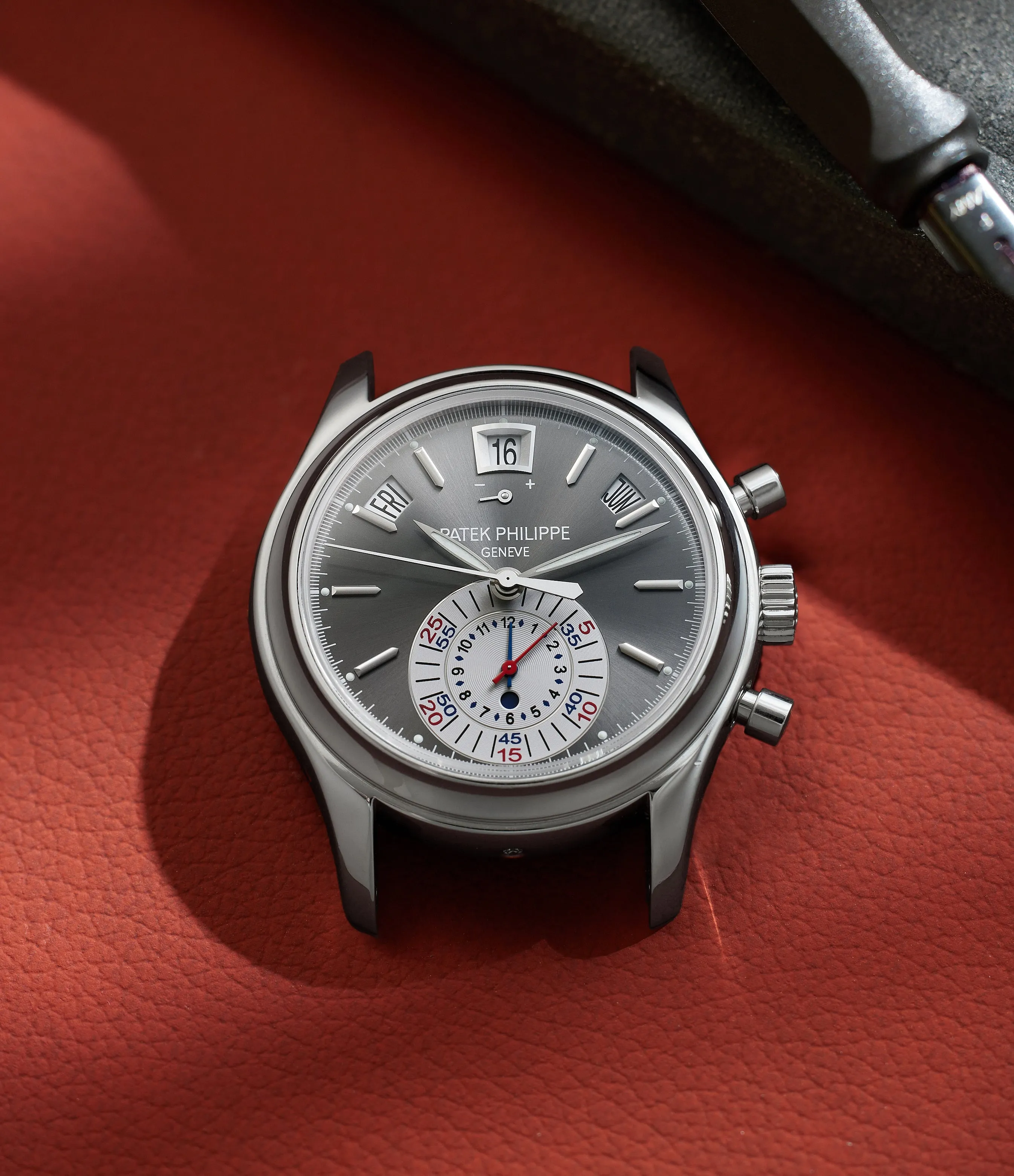 Annual Calendar Chronograph | 5960P-001 | Platinum