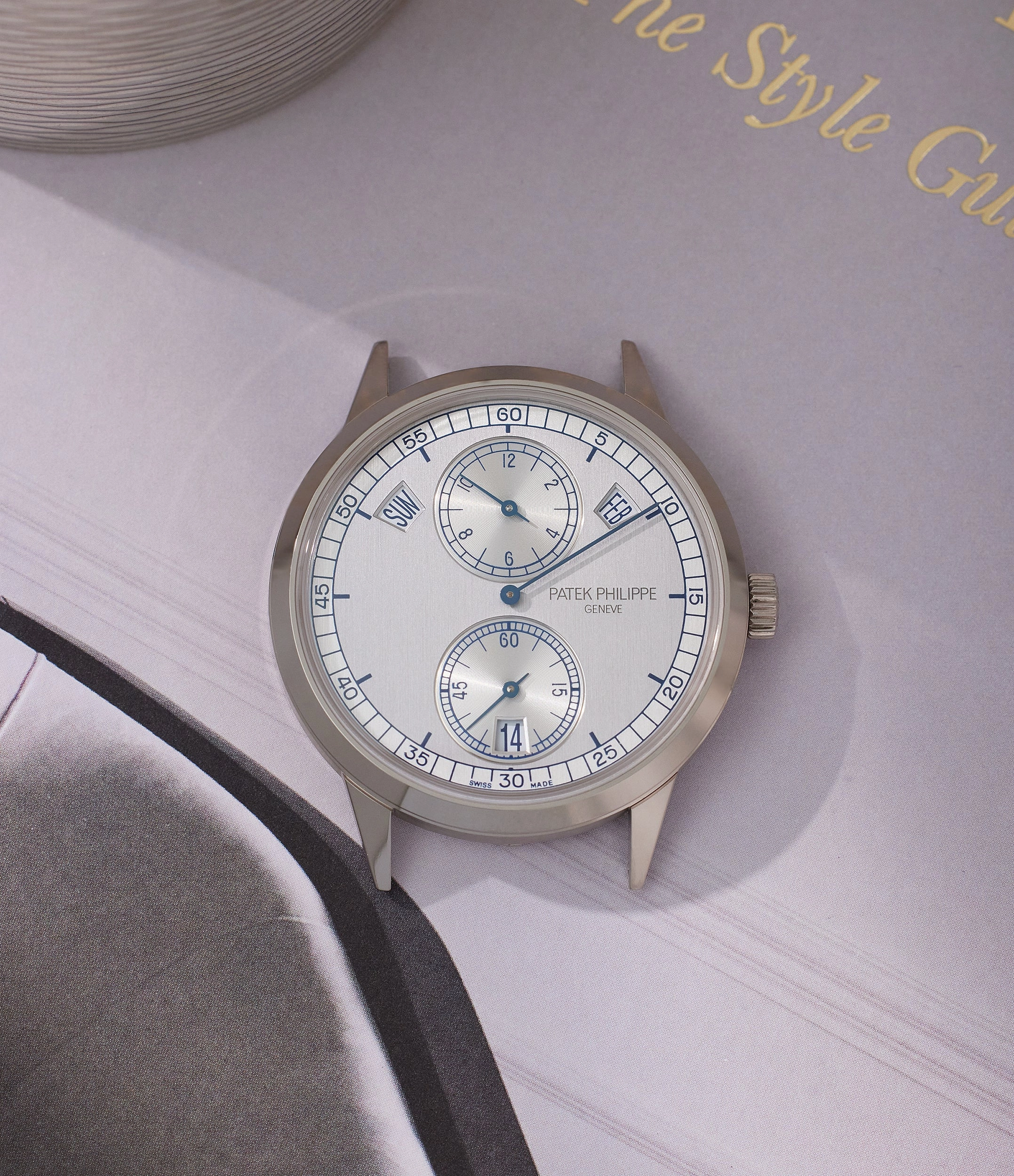 Annual Calendar | Regulator 5235G | White Gold