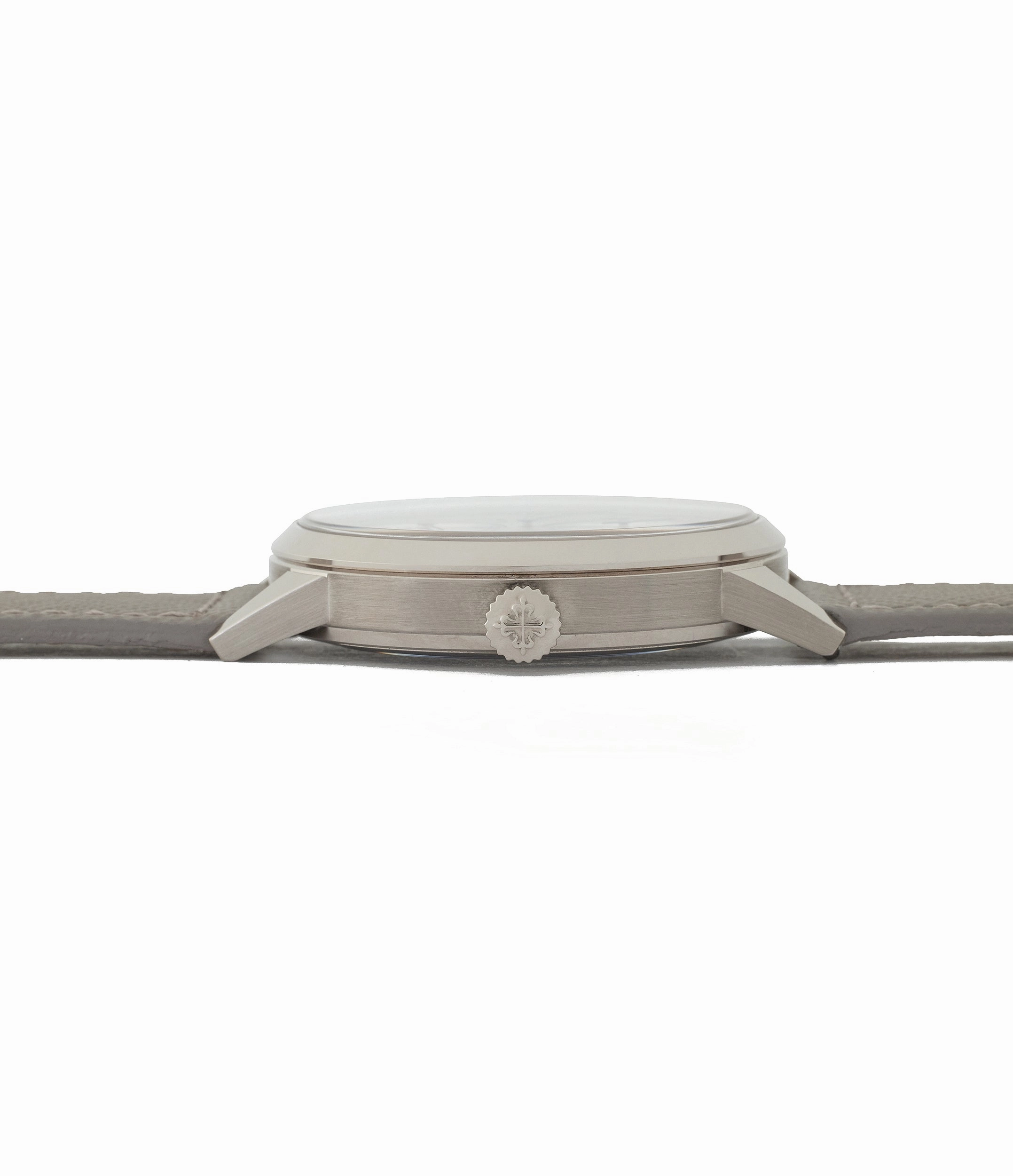 Annual Calendar | Regulator 5235G | White Gold