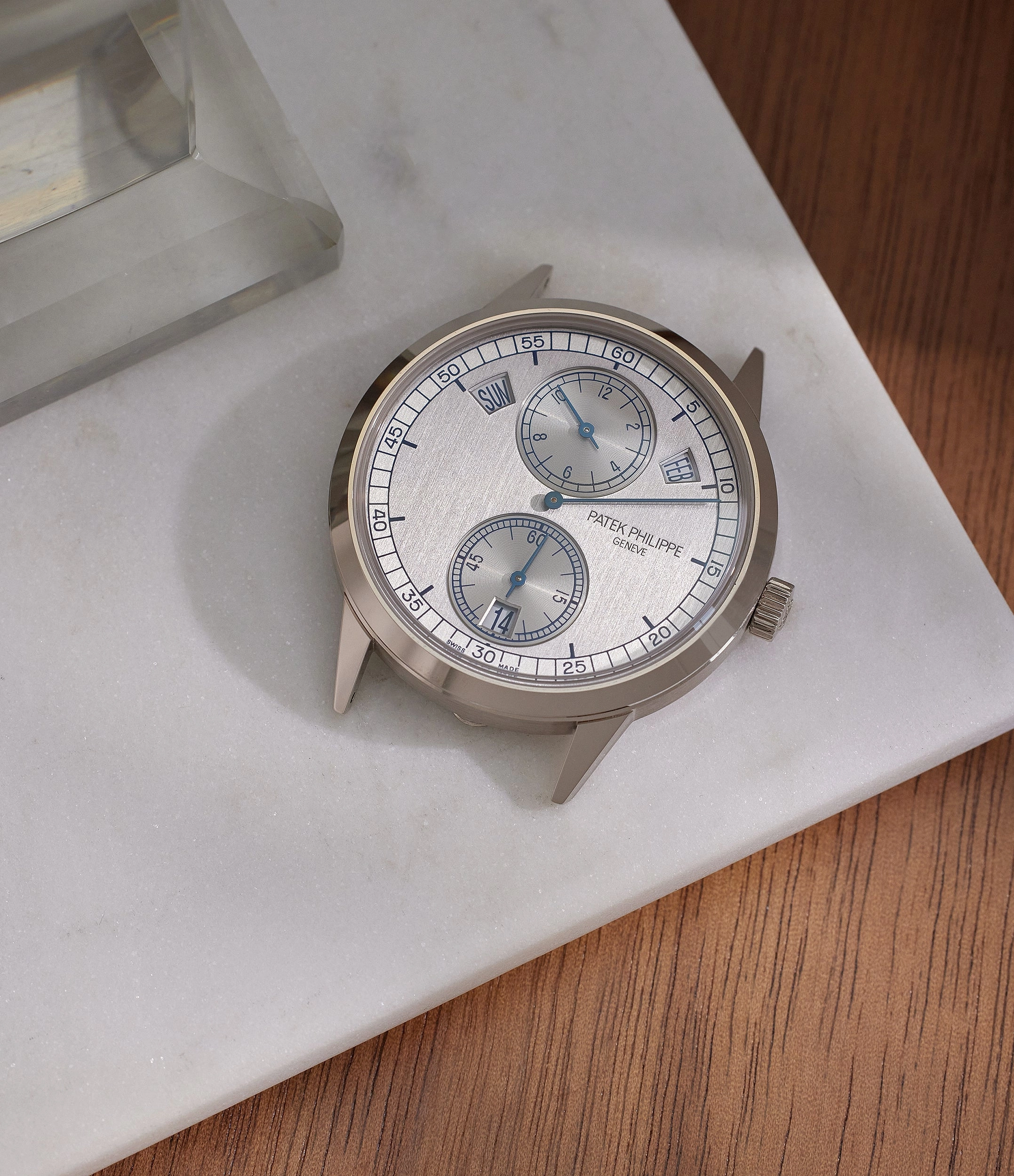 Annual Calendar | Regulator 5235G | White Gold