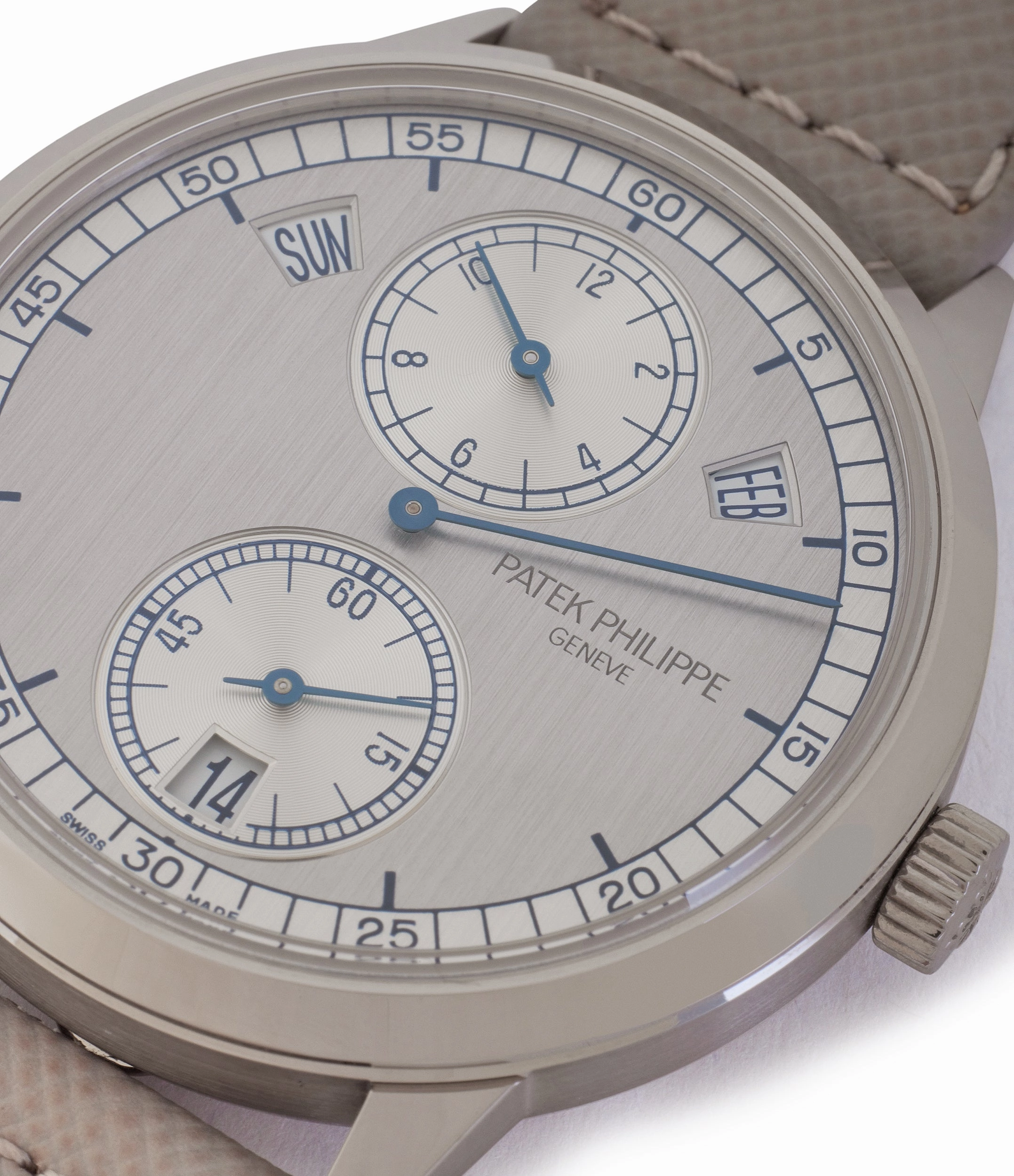 Annual Calendar | Regulator 5235G | White Gold