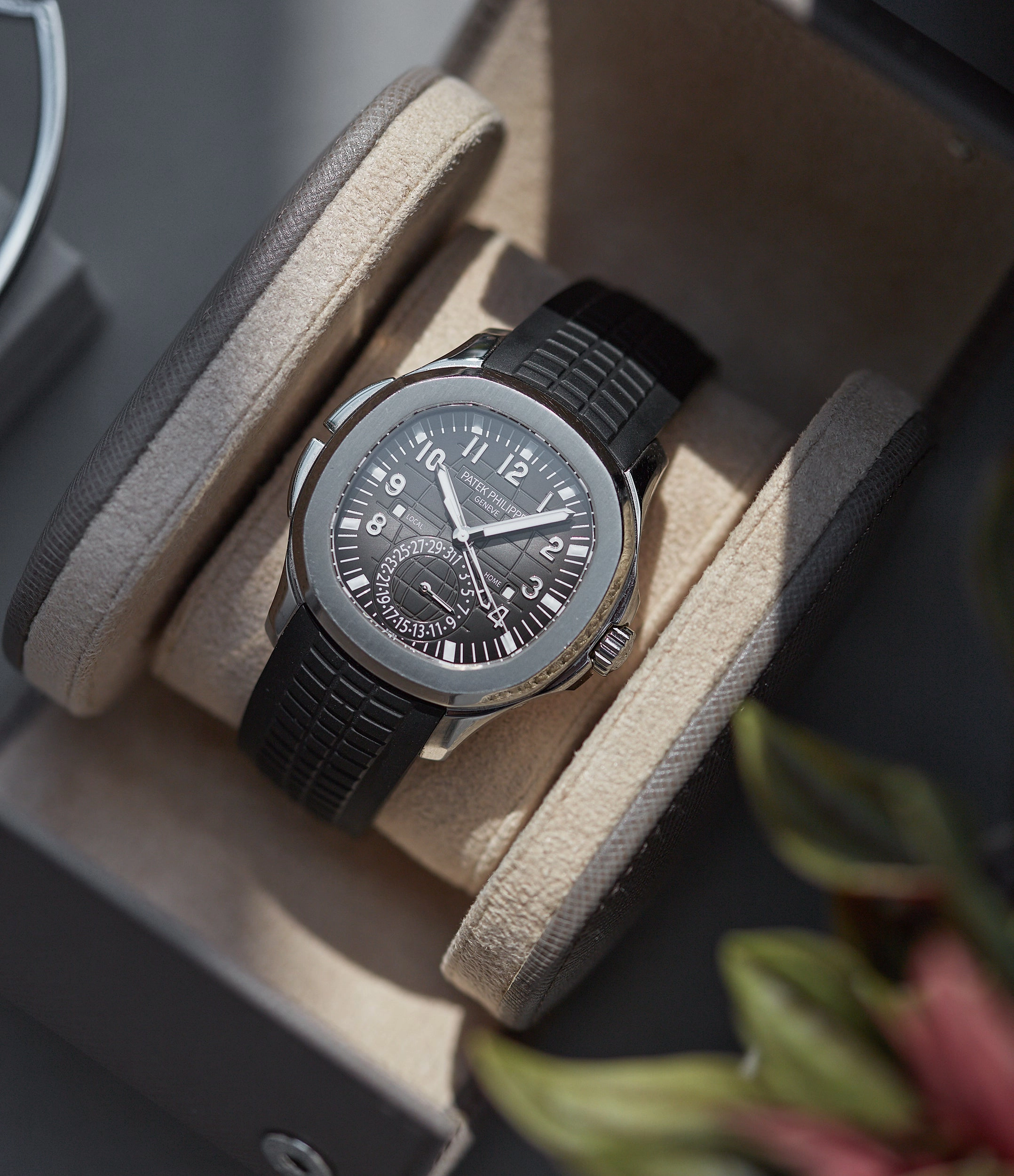 Aquanaut 5164A-001 | Travel Time | Steel