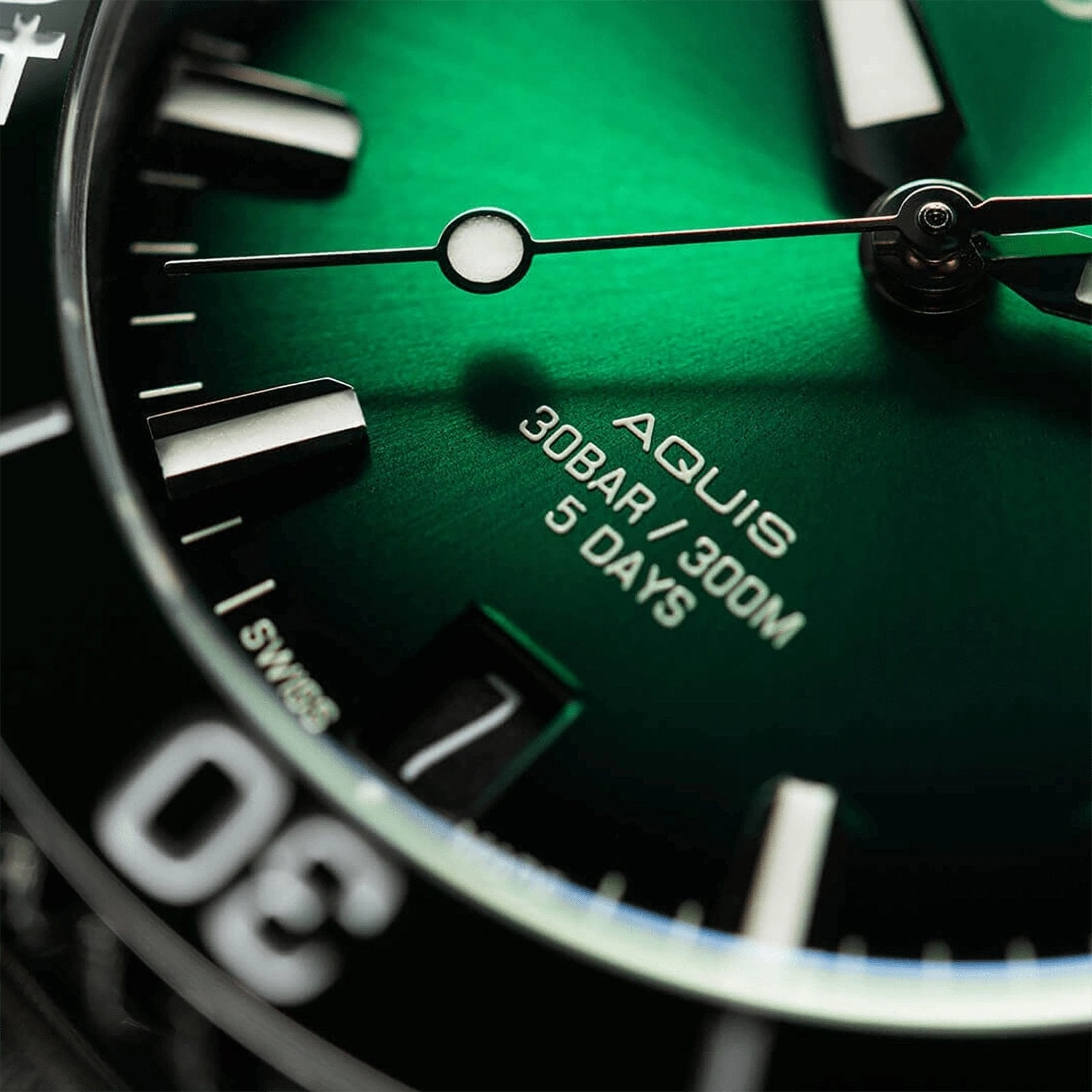 Aquis Date Calibre 400 (41.5mm)