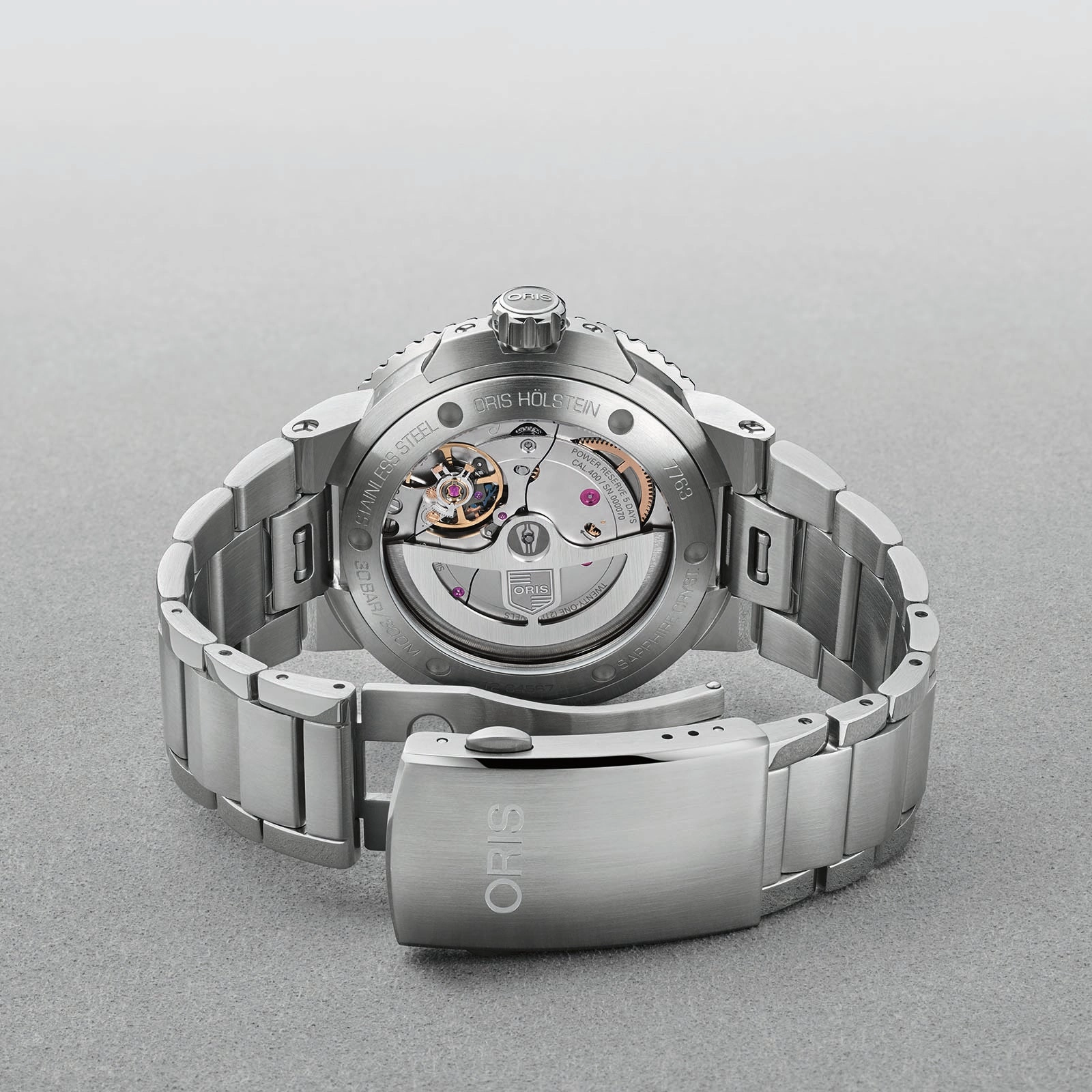 Aquis Date Calibre 400