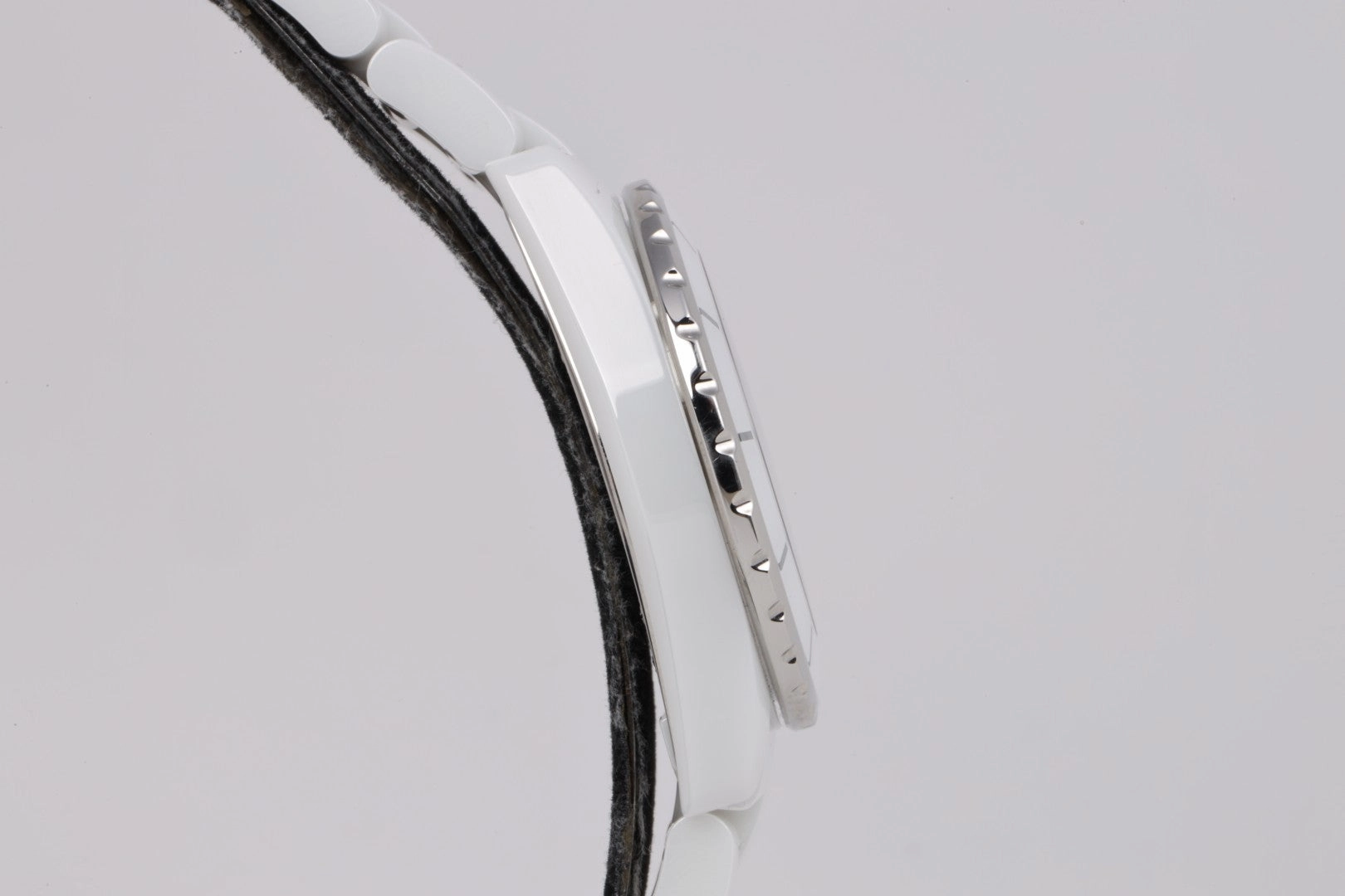 Chanel J12 Quartz H2125 Ceramic 38mm Watch