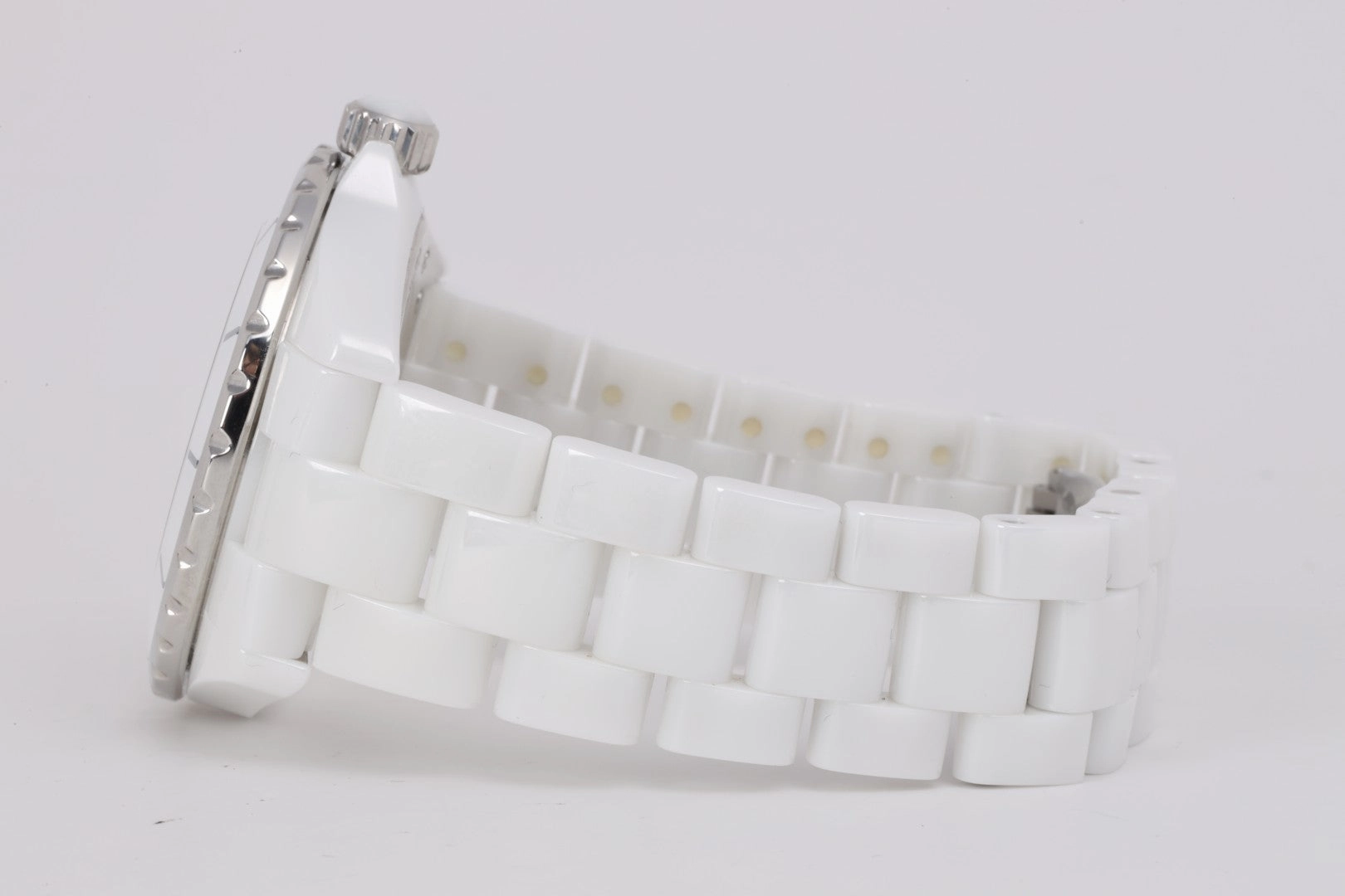 Chanel J12 Quartz H2125 Ceramic 38mm Watch