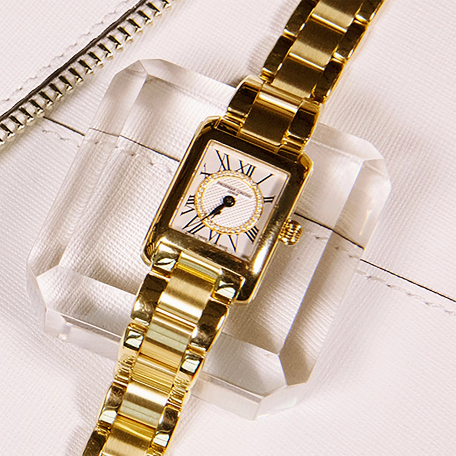 Classics Carre Ladies