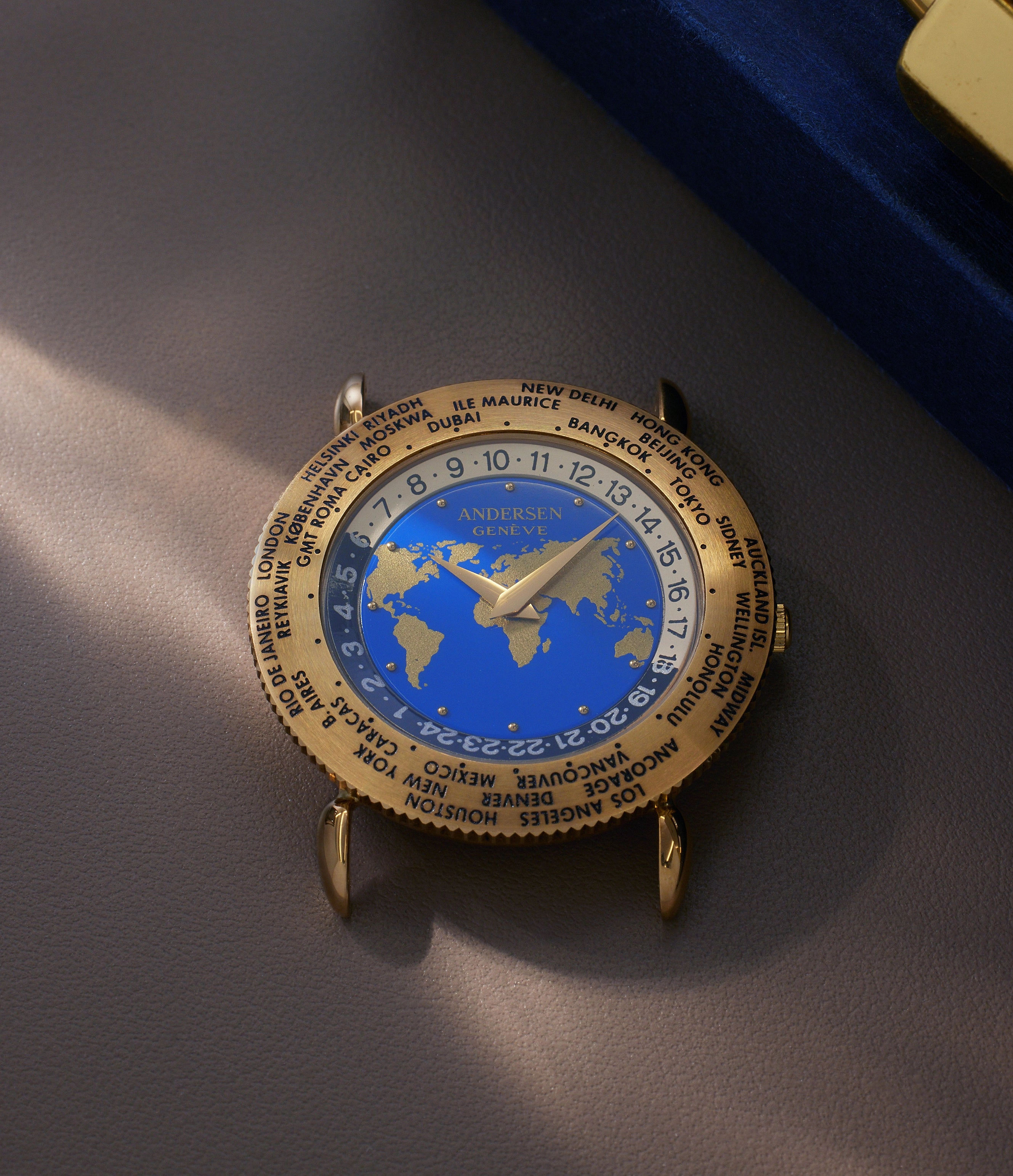 Communication 24 | Yellow Gold