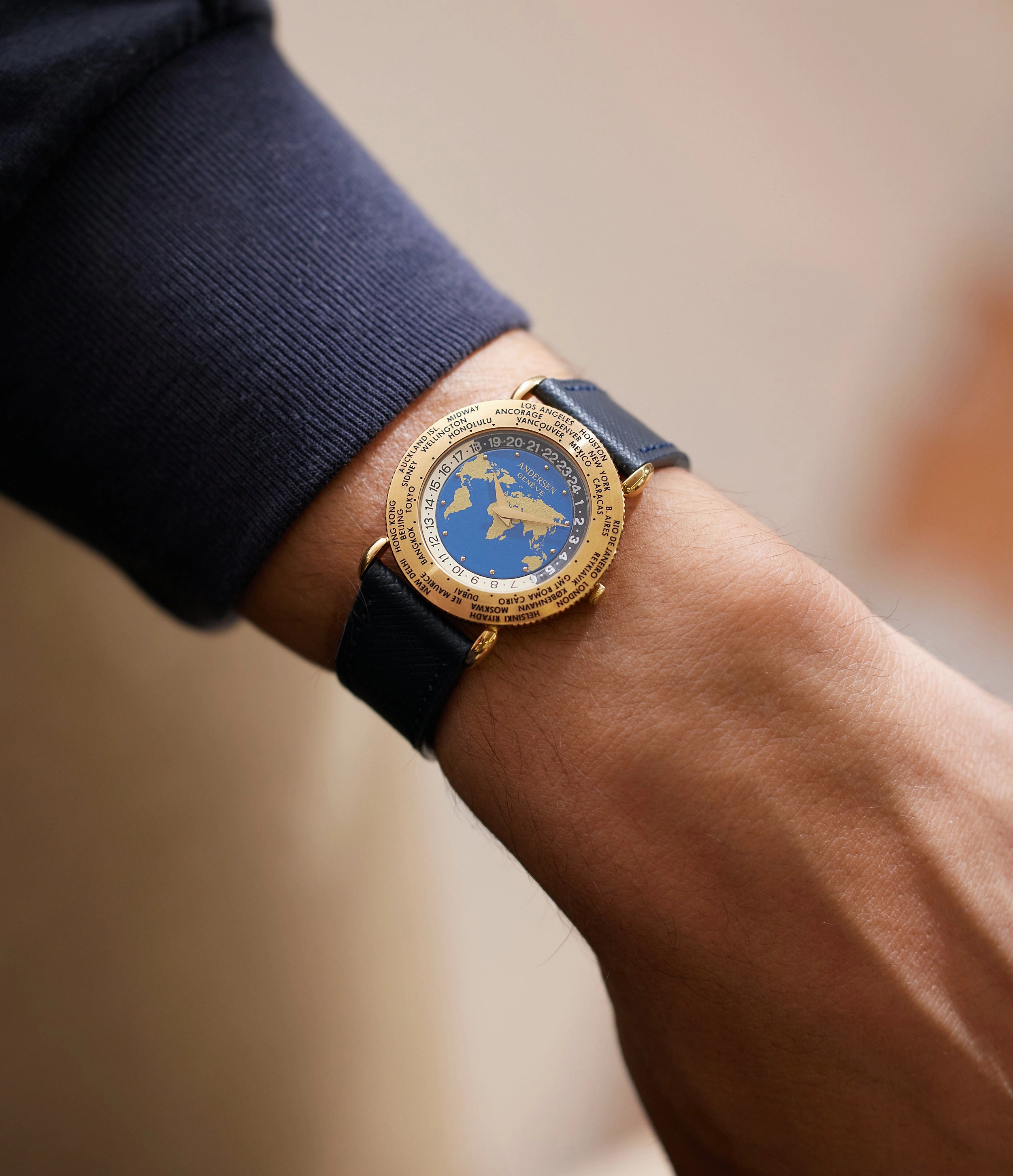 Communication 24 | Yellow Gold