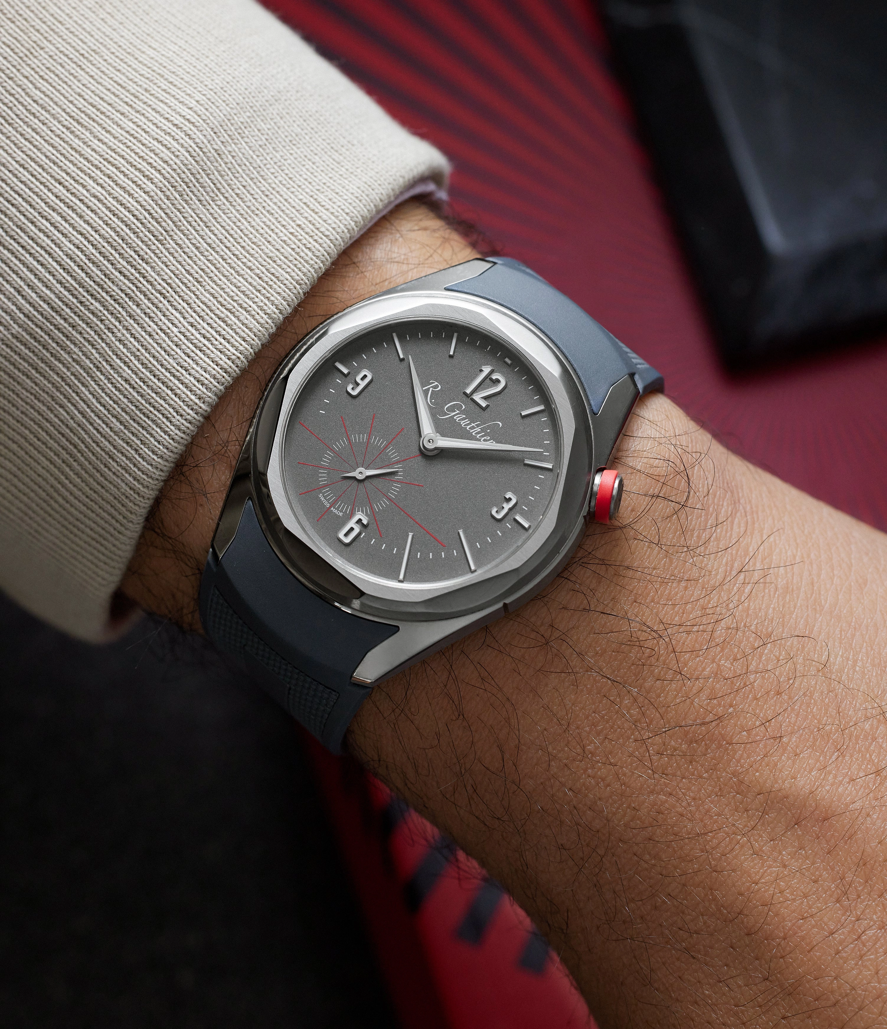 Continuum First Edition | Titanium