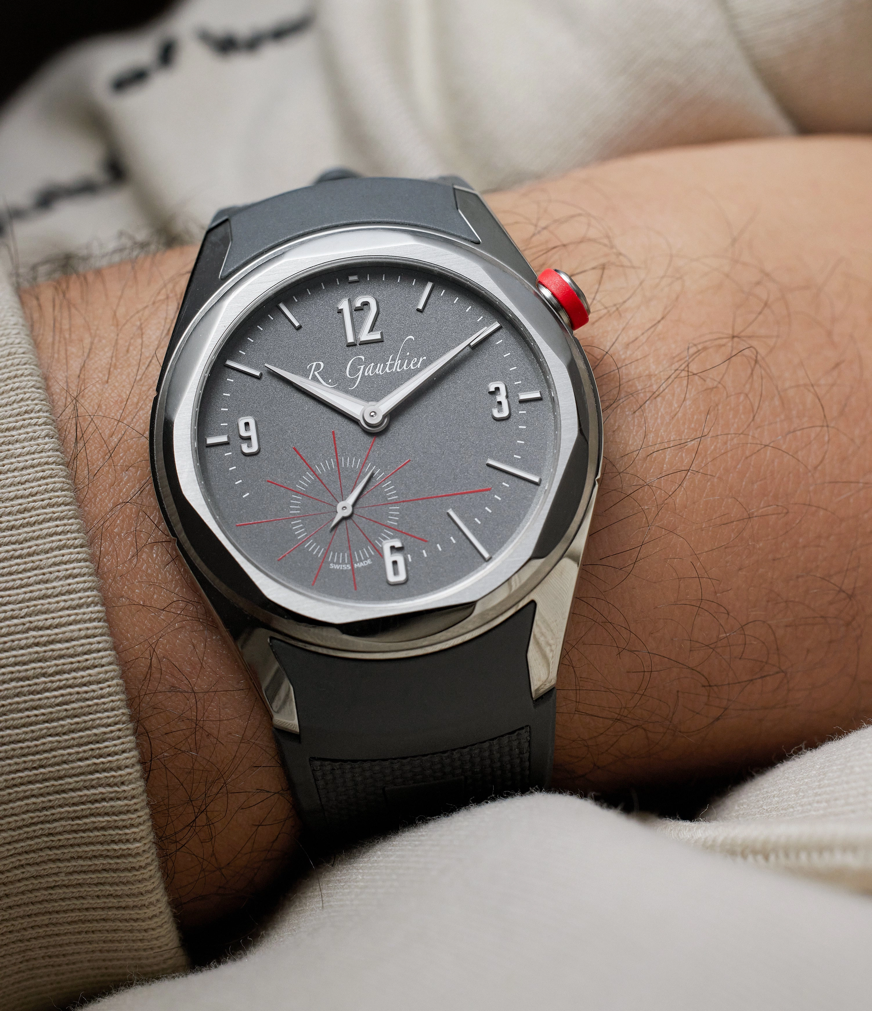 Continuum First Edition | Titanium