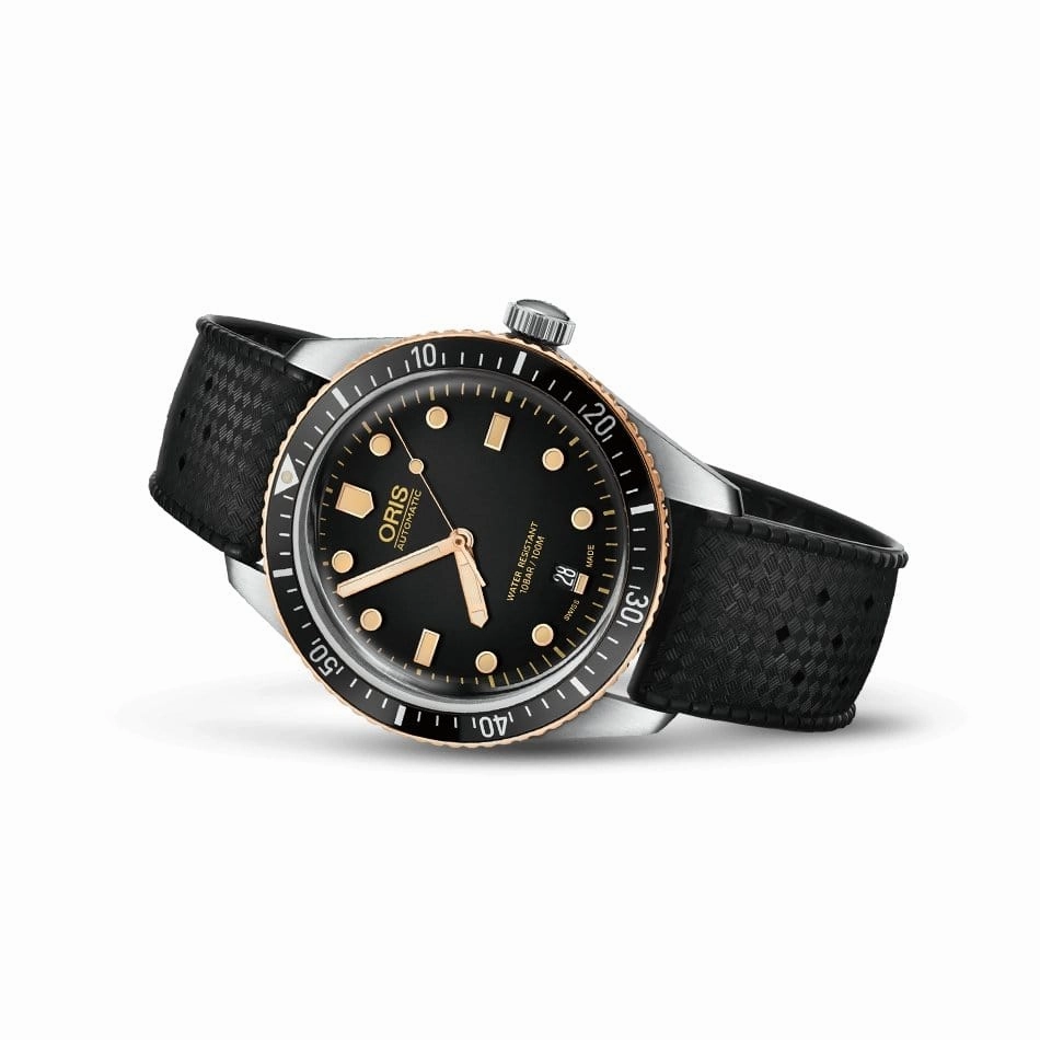 Divers Sixty-Five
