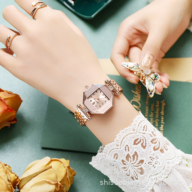 Fashion Peacock Green Women's Quartz Watch