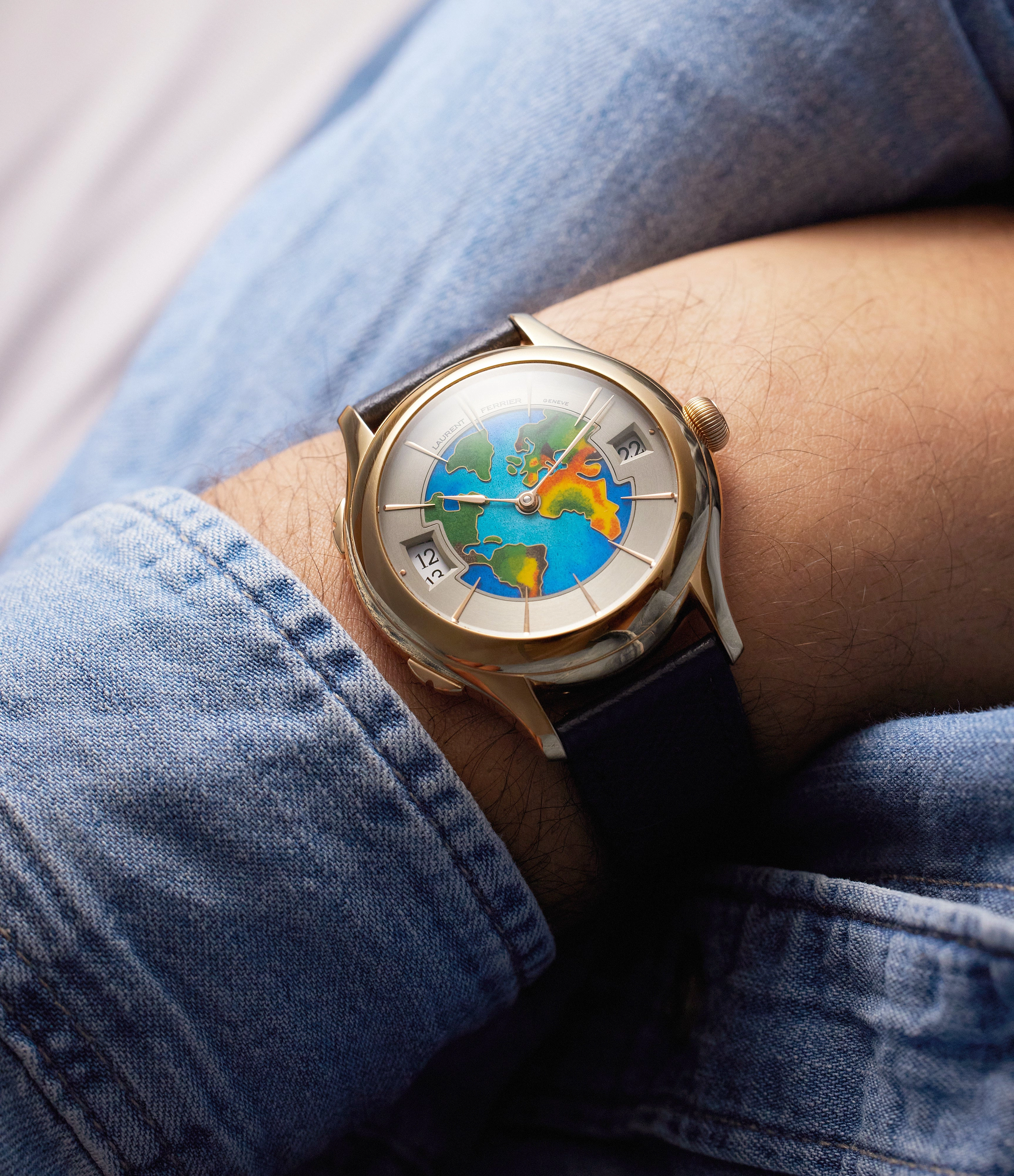 Galet Traveller | Cloisonn World Enamel Dial | Red Gold